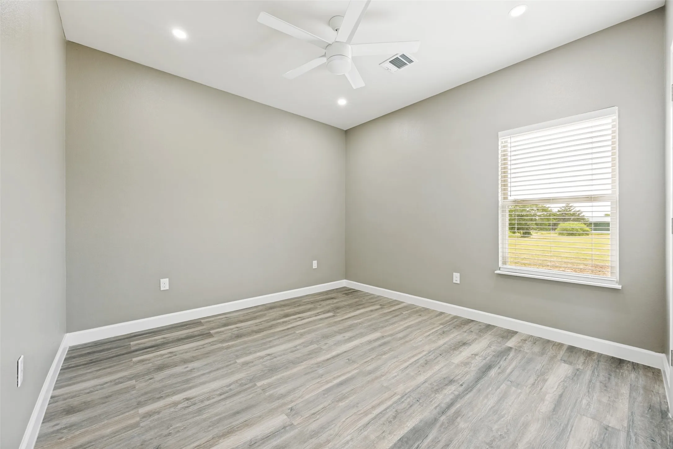Single Family Residence For Sale in Hunt County , 3712 County Road 1102, Celeste, Texas 75423, 4 Bedroom, 2 Bathroom, 2 Garage spaces, 1,725 Sqft, built in 2024, mls#21408655, Real Estate Agent in Celeste, Homes For Sale in Hunt county, Homes For Sale in Celeste, Realtor in Celeste Texas, Real Estate Brokerage Independent Realty Texas, Luminita Cordes Realtor