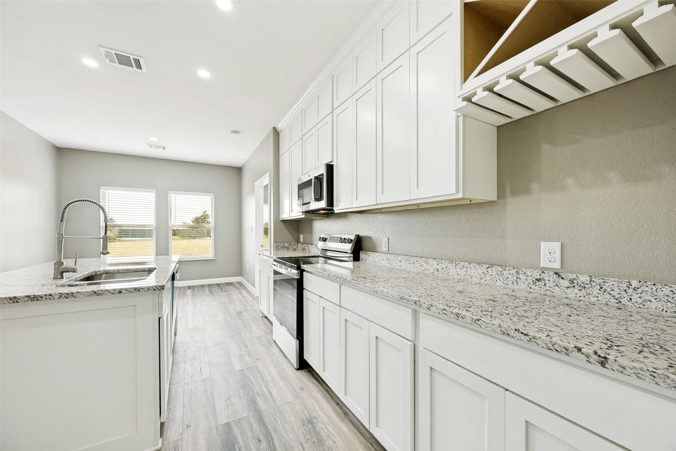 Single Family Residence For Sale in Hunt County , 3712 County Road 1102, Celeste, Texas 75423, 4 Bedroom, 2 Bathroom, 2 Garage spaces, 1,725 Sqft, built in 2024, mls#21408655, Real Estate Agent in Celeste, Homes For Sale in Hunt county, Homes For Sale in Celeste, Realtor in Celeste Texas, Real Estate Brokerage Independent Realty Texas, Luminita Cordes Realtor
