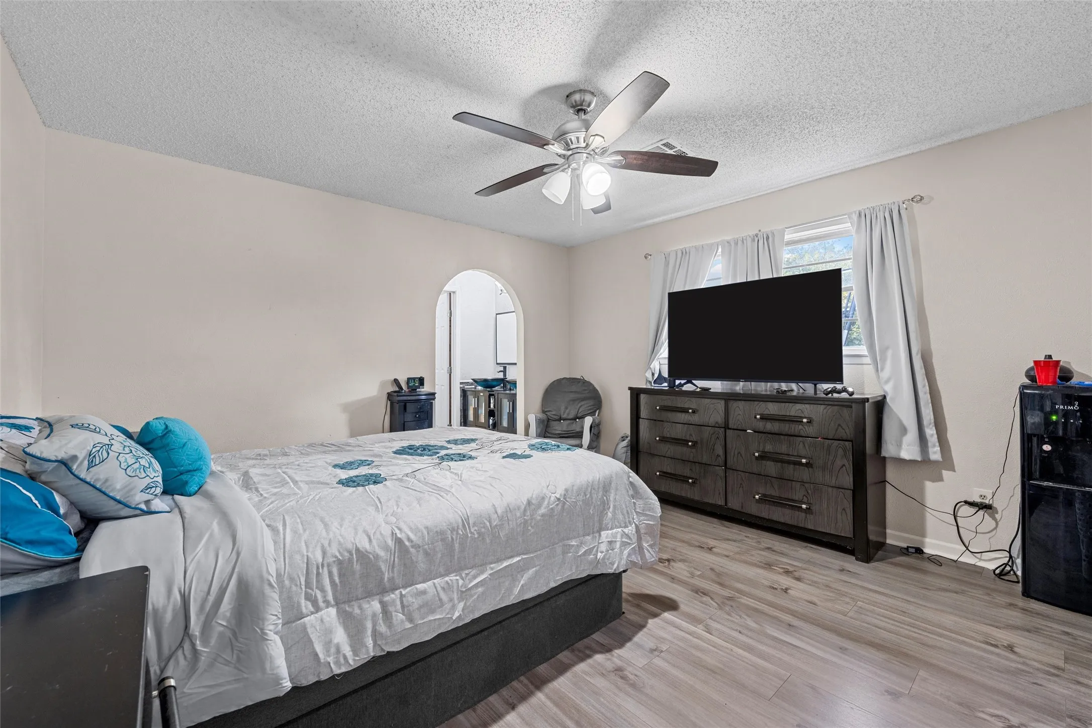 Single Family Residence For Rent in Mc Lennan County , 129 Texas Avenue, Hewitt, Texas 76643, 4 Bedroom, 2 Bathroom, Garage spaces, 2,148 Sqft, built in 1976, mls#21408653, Real Estate Agent in Hewitt, Homes For Rent in Mc Lennan county, Homes For Rent in Hewitt, Realtor in Hewitt Texas, Real Estate Brokerage Independent Realty Texas, Luminita Cordes Realtor