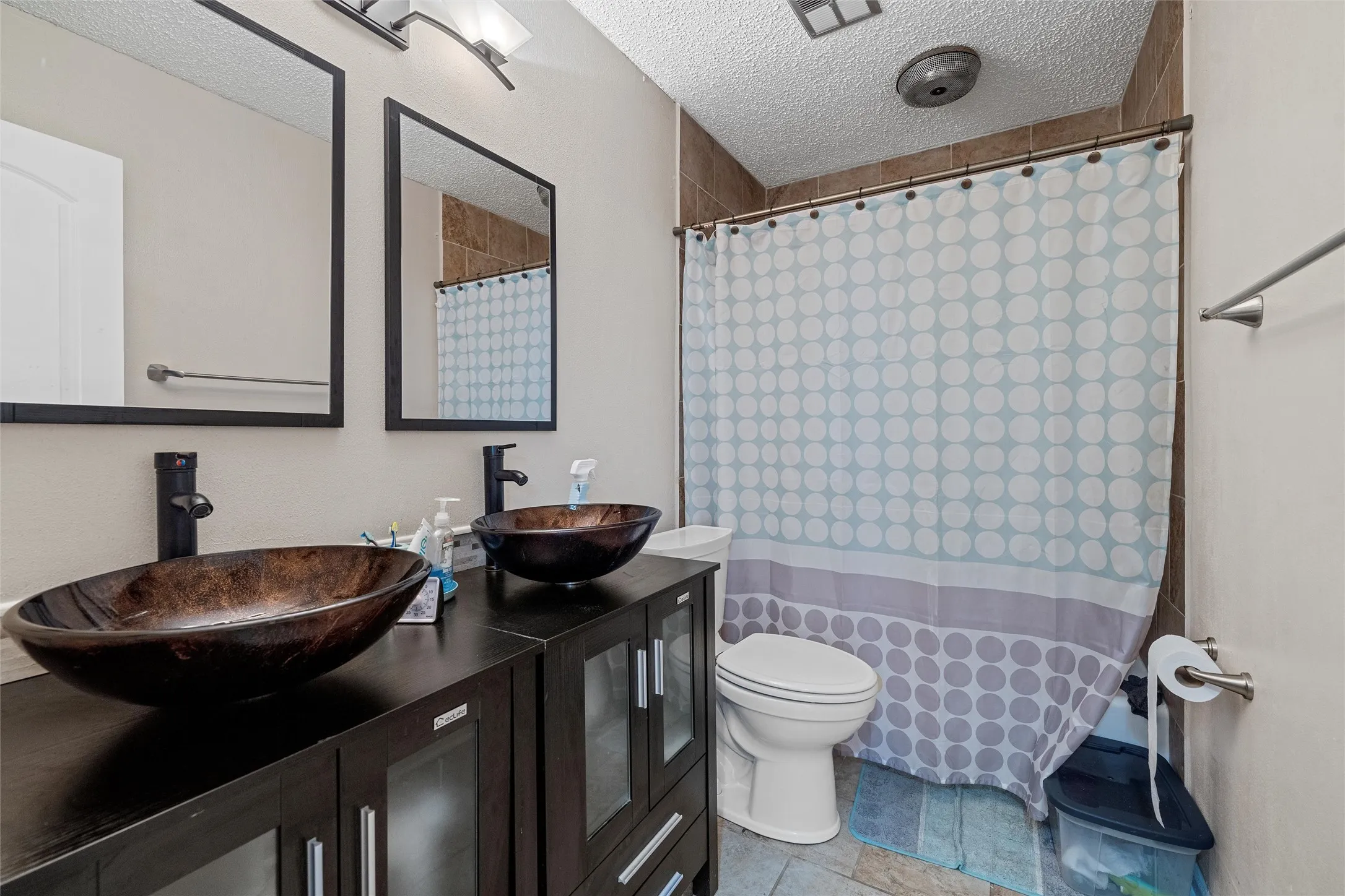 Single Family Residence For Rent in Mc Lennan County , 129 Texas Avenue, Hewitt, Texas 76643, 4 Bedroom, 2 Bathroom, Garage spaces, 2,148 Sqft, built in 1976, mls#21408653, Real Estate Agent in Hewitt, Homes For Rent in Mc Lennan county, Homes For Rent in Hewitt, Realtor in Hewitt Texas, Real Estate Brokerage Independent Realty Texas, Luminita Cordes Realtor