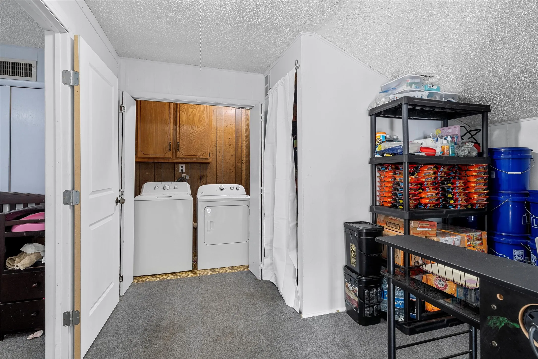 Single Family Residence For Rent in Mc Lennan County , 129 Texas Avenue, Hewitt, Texas 76643, 4 Bedroom, 2 Bathroom, Garage spaces, 2,148 Sqft, built in 1976, mls#21408653, Real Estate Agent in Hewitt, Homes For Rent in Mc Lennan county, Homes For Rent in Hewitt, Realtor in Hewitt Texas, Real Estate Brokerage Independent Realty Texas, Luminita Cordes Realtor