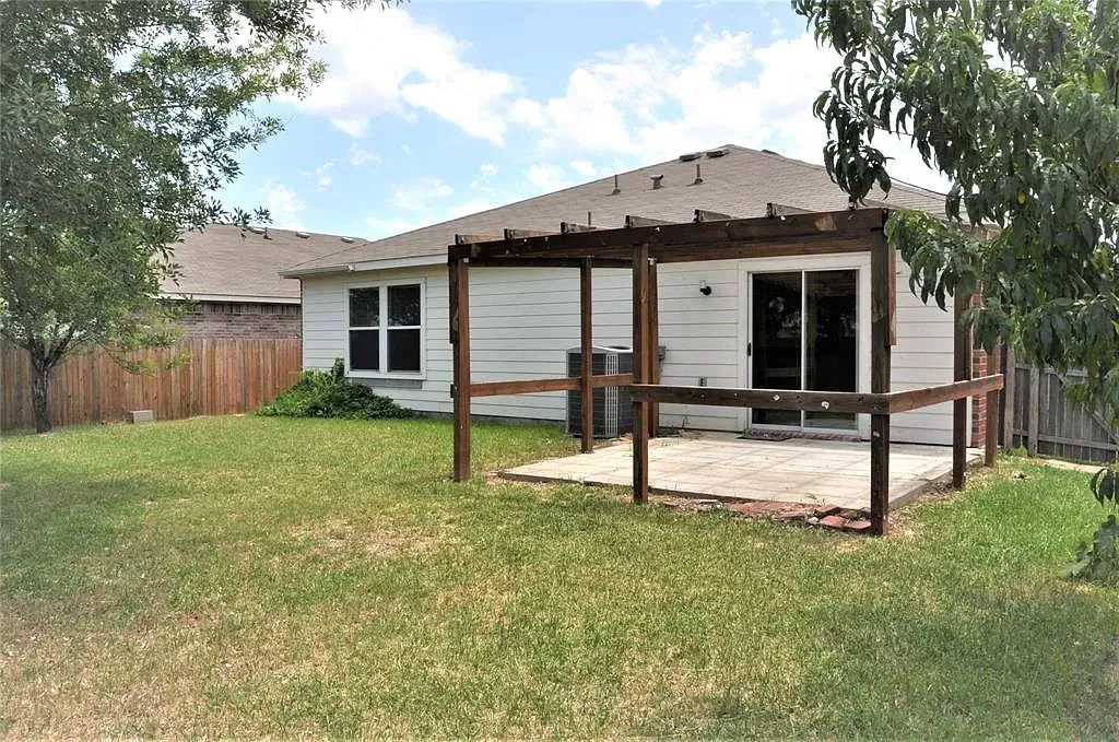 Single Family Residence For Rent