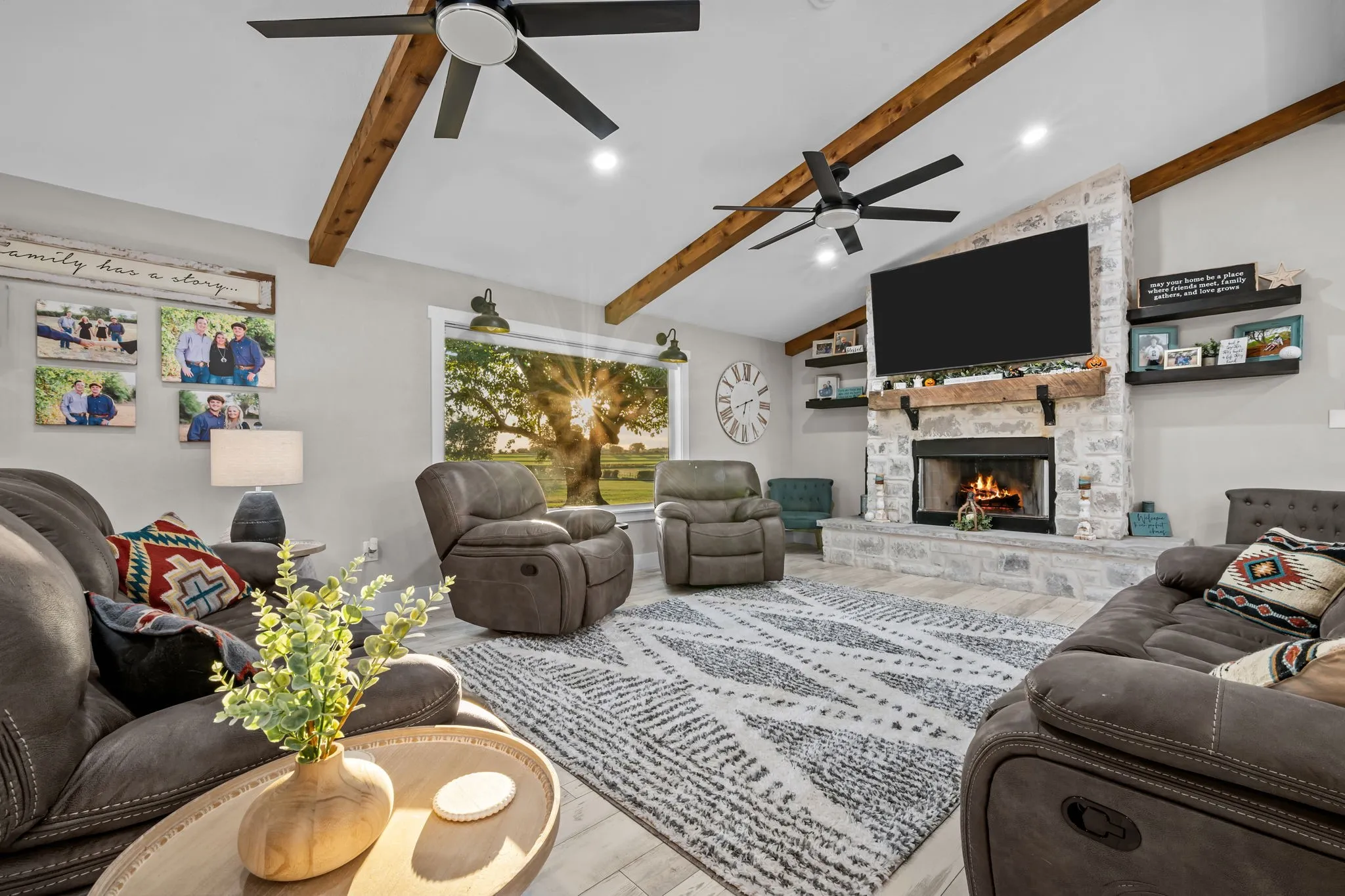 Single Family Residence For Sale in Hood County , 6101 Wild Cat Knob Road, Tolar, Texas 76476, 4 Bedroom, 3 Bathroom, 2 Garage spaces, 3,151 Sqft, built in 1969, mls#21408644, Real Estate Agent in Tolar, Homes For Sale in Hood county, Homes For Sale in Tolar, Realtor in Tolar Texas, Real Estate Brokerage Independent Realty Texas, Luminita Cordes Realtor