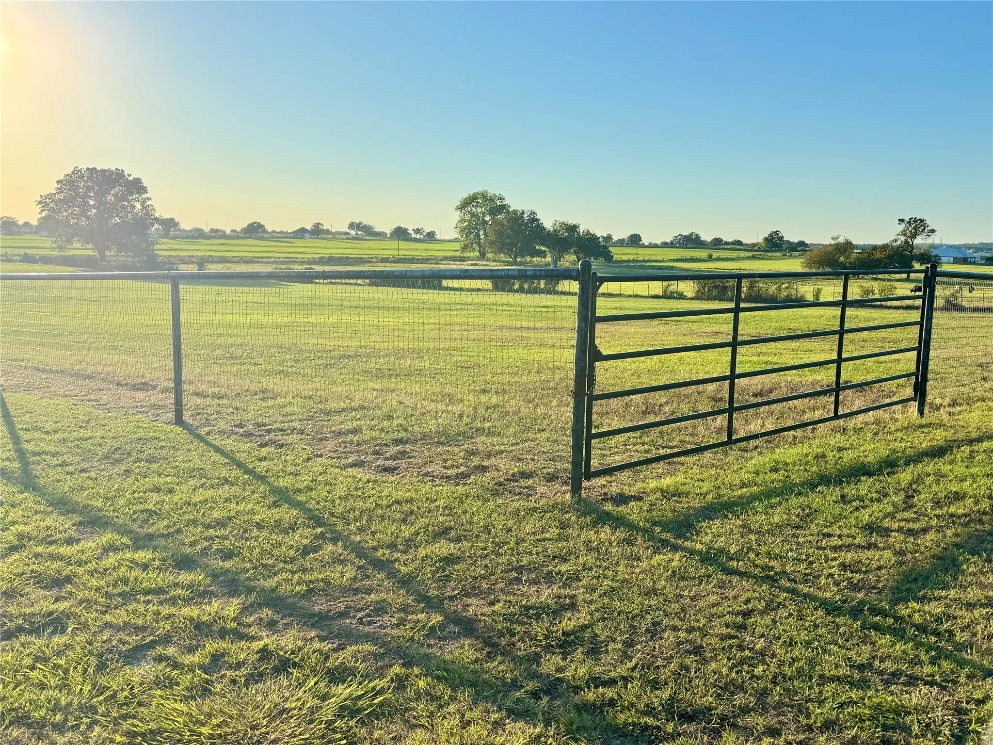Single Family Residence For Sale in Hood County , 6101 Wild Cat Knob Road, Tolar, Texas 76476, 4 Bedroom, 3 Bathroom, 2 Garage spaces, 3,151 Sqft, built in 1969, mls#21408644, Real Estate Agent in Tolar, Homes For Sale in Hood county, Homes For Sale in Tolar, Realtor in Tolar Texas, Real Estate Brokerage Independent Realty Texas, Luminita Cordes Realtor