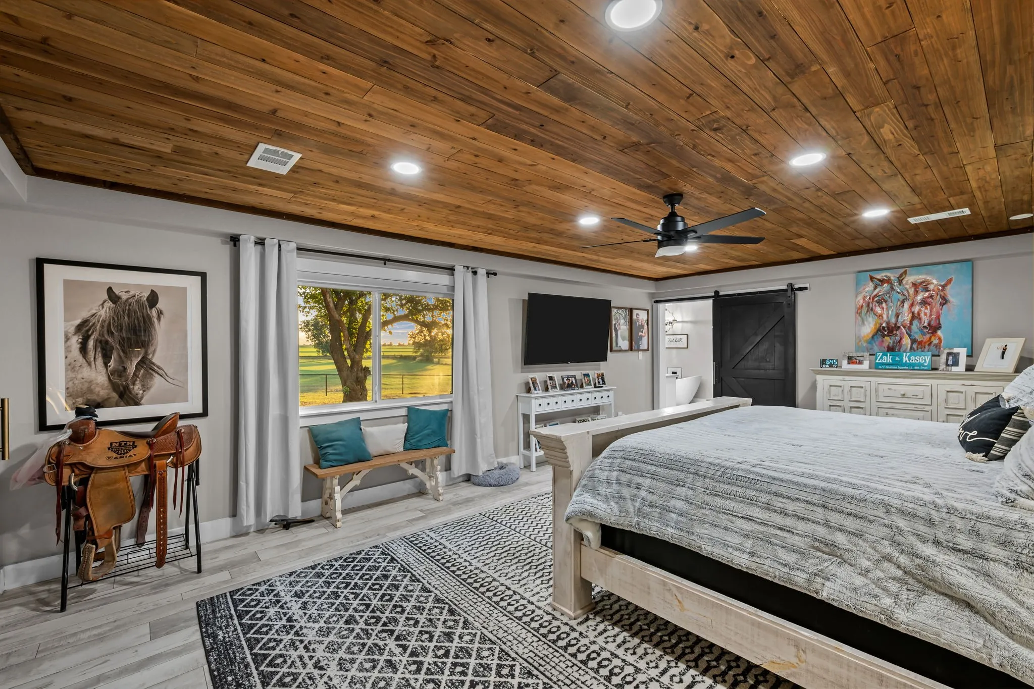 Single Family Residence For Sale in Hood County , 6101 Wild Cat Knob Road, Tolar, Texas 76476, 4 Bedroom, 3 Bathroom, 2 Garage spaces, 3,151 Sqft, built in 1969, mls#21408644, Real Estate Agent in Tolar, Homes For Sale in Hood county, Homes For Sale in Tolar, Realtor in Tolar Texas, Real Estate Brokerage Independent Realty Texas, Luminita Cordes Realtor