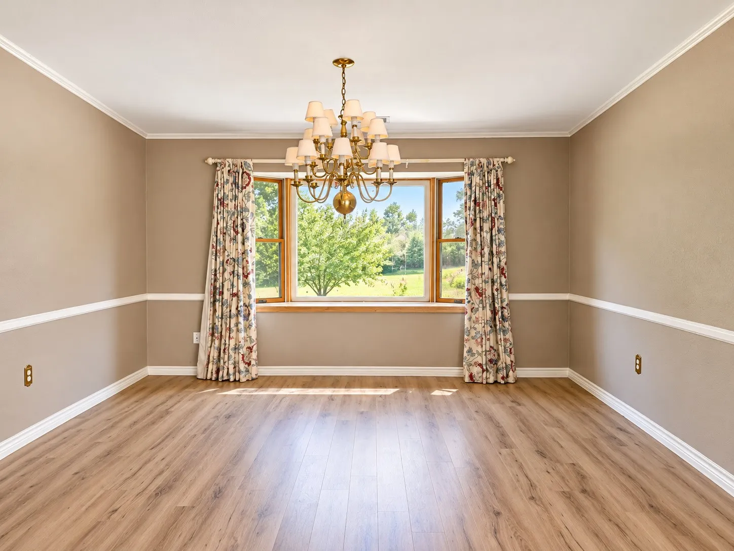 Single Family Residence For Rent in Collin County , 8560 County Road 513, Anna, Texas 75409, 5 Bedroom, 6 Bathroom, Garage spaces, 3,585 Sqft, built in 1983, mls#21408631, Real Estate Agent in Anna, Homes For Rent in Collin county, Homes For Rent in Anna, Realtor in Anna Texas, Real Estate Brokerage Independent Realty Texas, Luminita Cordes Realtor