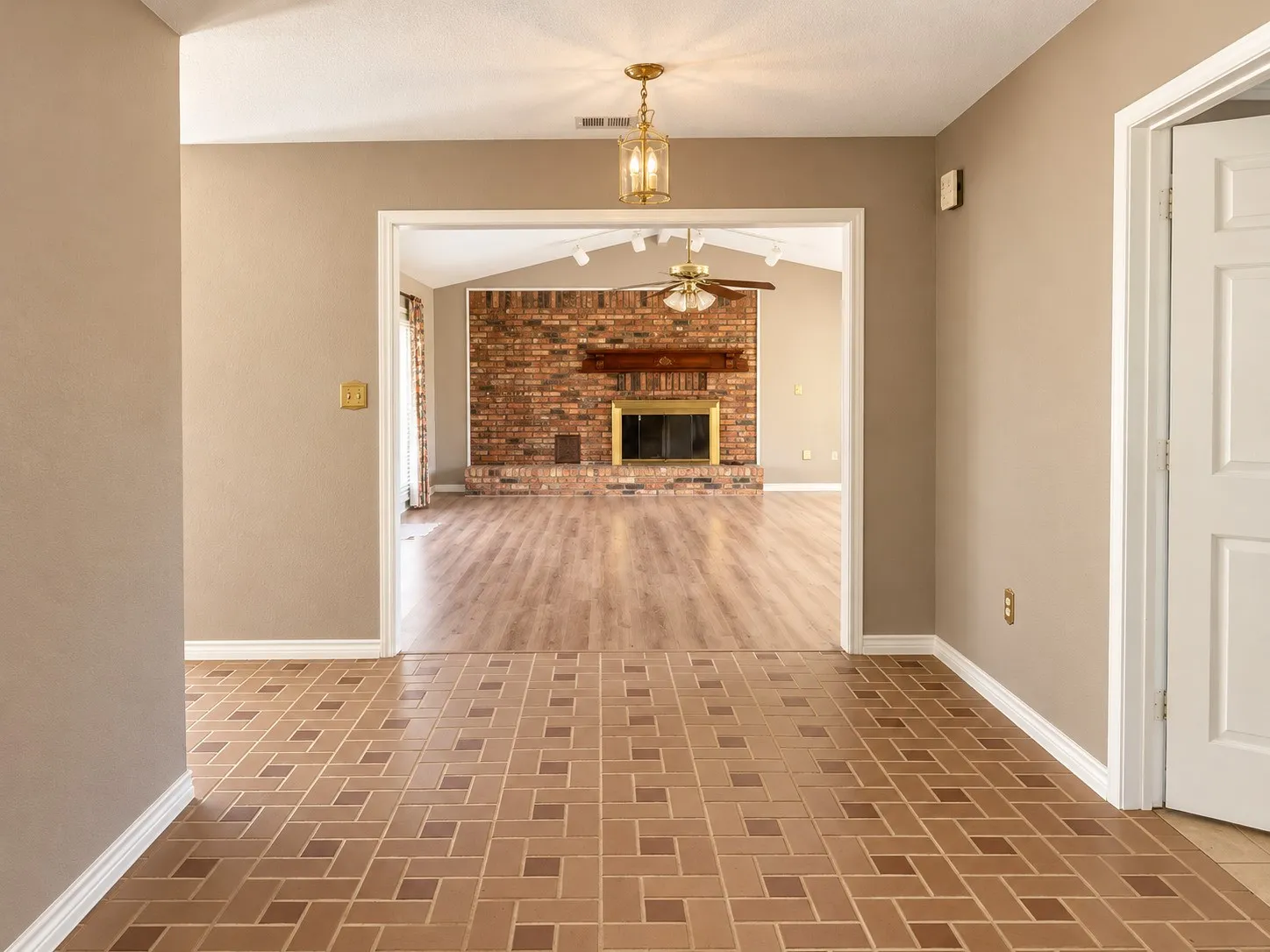Single Family Residence For Rent in Collin County , 8560 County Road 513, Anna, Texas 75409, 5 Bedroom, 6 Bathroom, Garage spaces, 3,585 Sqft, built in 1983, mls#21408631, Real Estate Agent in Anna, Homes For Rent in Collin county, Homes For Rent in Anna, Realtor in Anna Texas, Real Estate Brokerage Independent Realty Texas, Luminita Cordes Realtor