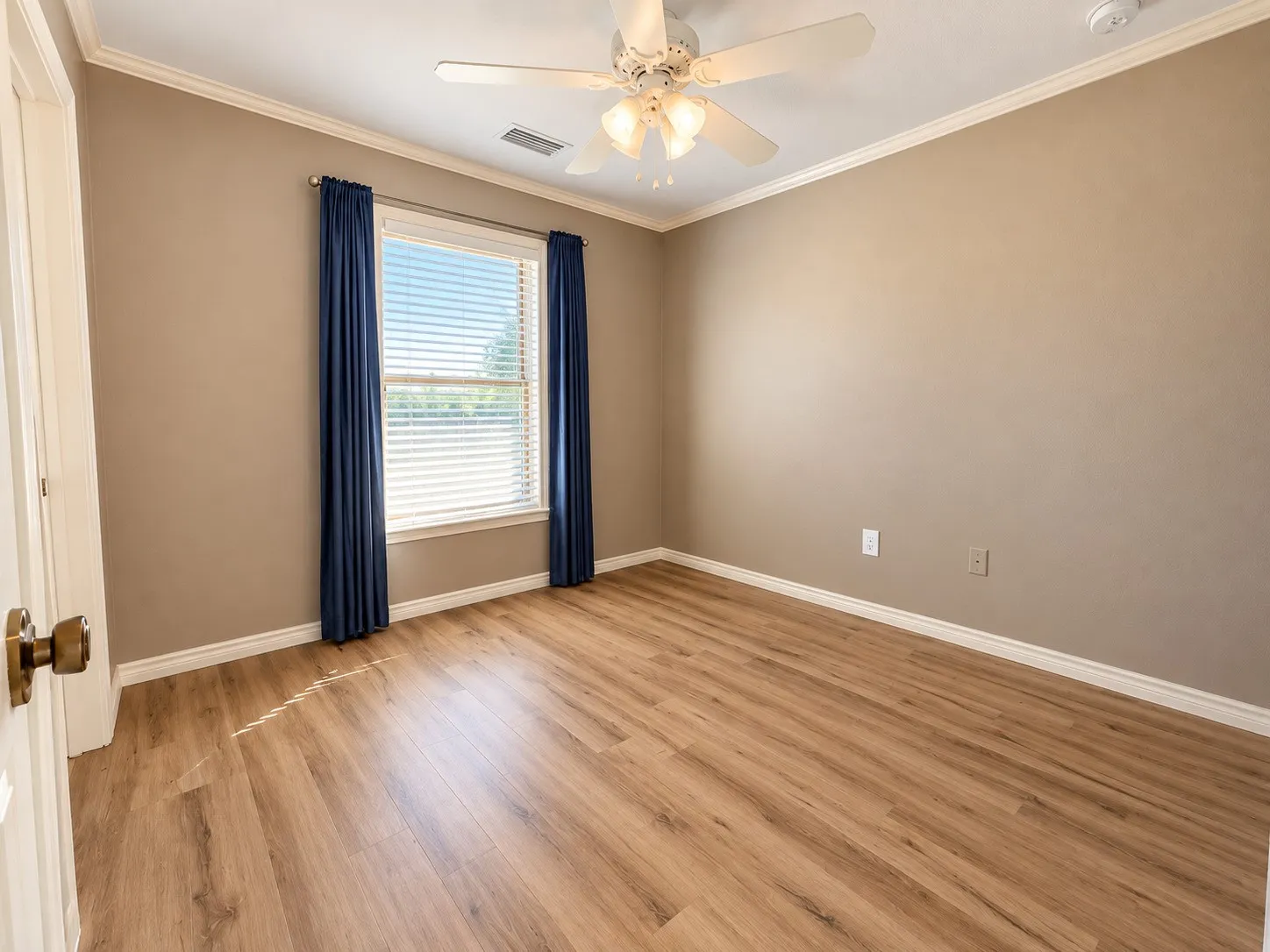 Single Family Residence For Rent in Collin County , 8560 County Road 513, Anna, Texas 75409, 5 Bedroom, 6 Bathroom, Garage spaces, 3,585 Sqft, built in 1983, mls#21408631, Real Estate Agent in Anna, Homes For Rent in Collin county, Homes For Rent in Anna, Realtor in Anna Texas, Real Estate Brokerage Independent Realty Texas, Luminita Cordes Realtor