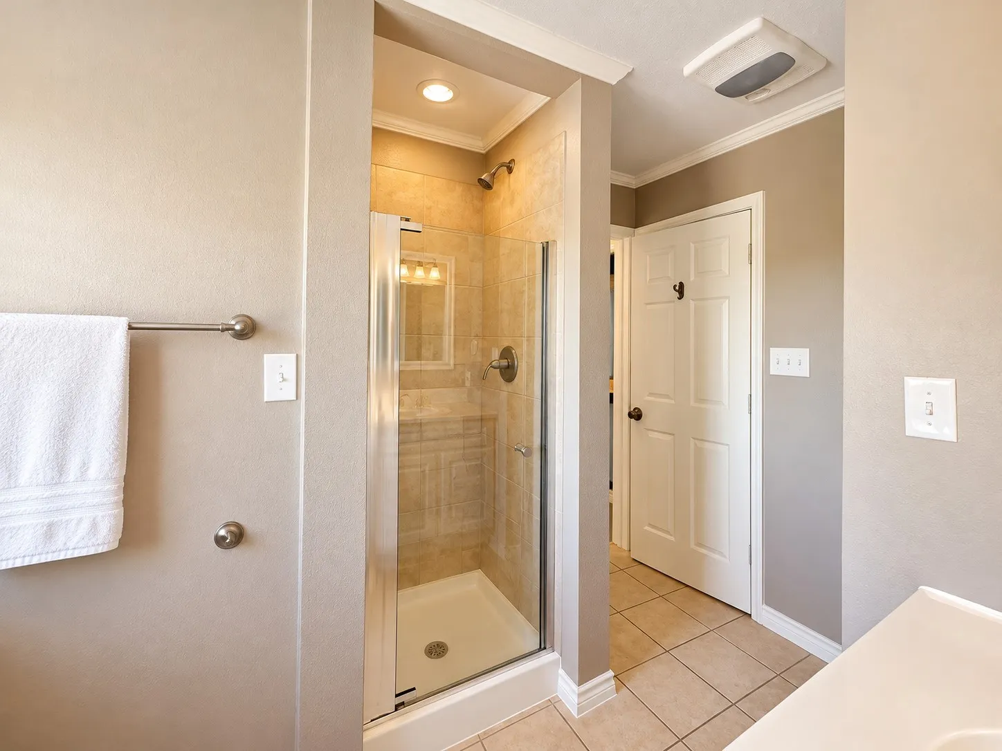 Single Family Residence For Rent in Collin County , 8560 County Road 513, Anna, Texas 75409, 5 Bedroom, 6 Bathroom, Garage spaces, 3,585 Sqft, built in 1983, mls#21408631, Real Estate Agent in Anna, Homes For Rent in Collin county, Homes For Rent in Anna, Realtor in Anna Texas, Real Estate Brokerage Independent Realty Texas, Luminita Cordes Realtor