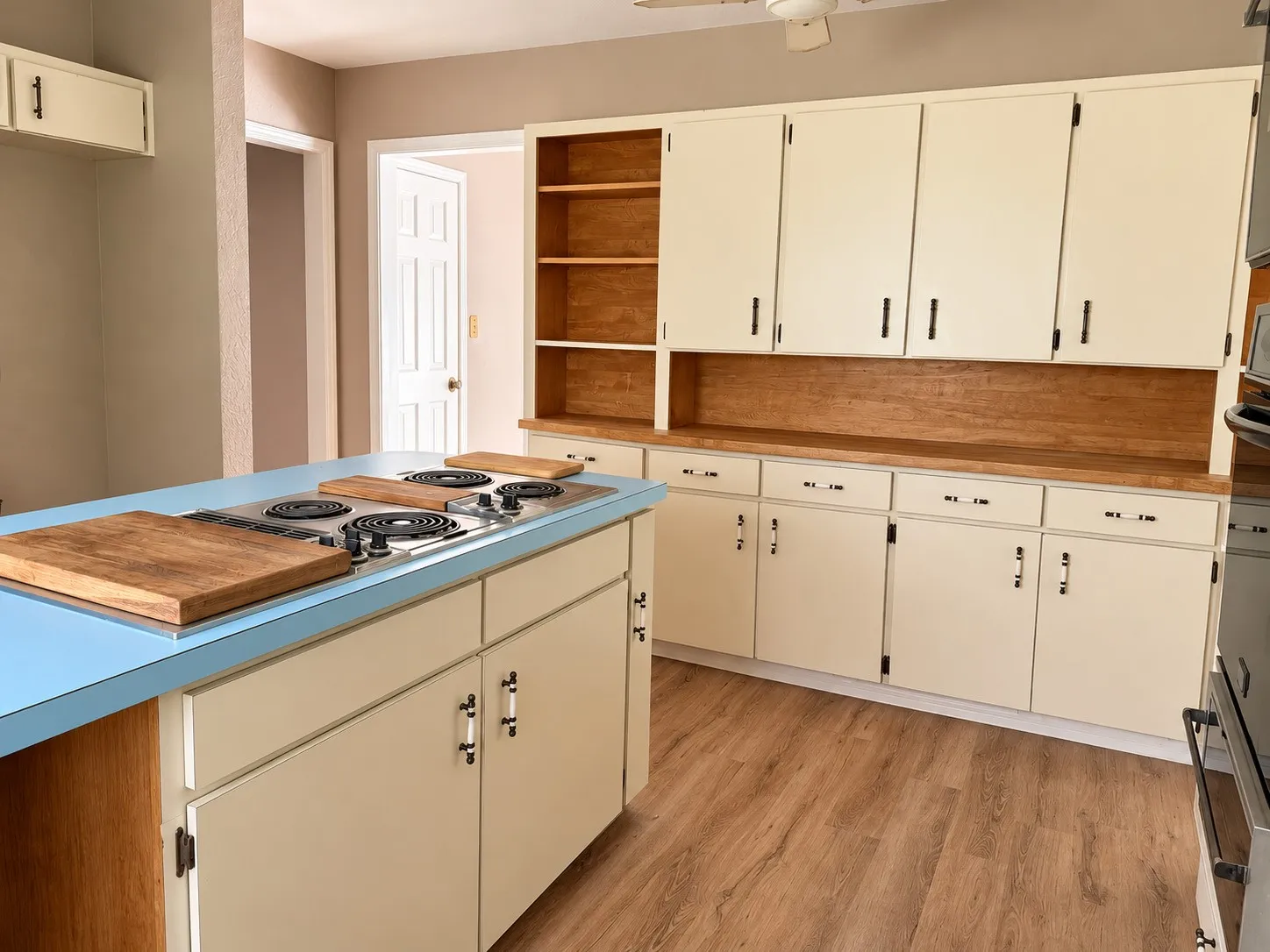Single Family Residence For Rent in Collin County , 8560 County Road 513, Anna, Texas 75409, 5 Bedroom, 6 Bathroom, Garage spaces, 3,585 Sqft, built in 1983, mls#21408631, Real Estate Agent in Anna, Homes For Rent in Collin county, Homes For Rent in Anna, Realtor in Anna Texas, Real Estate Brokerage Independent Realty Texas, Luminita Cordes Realtor
