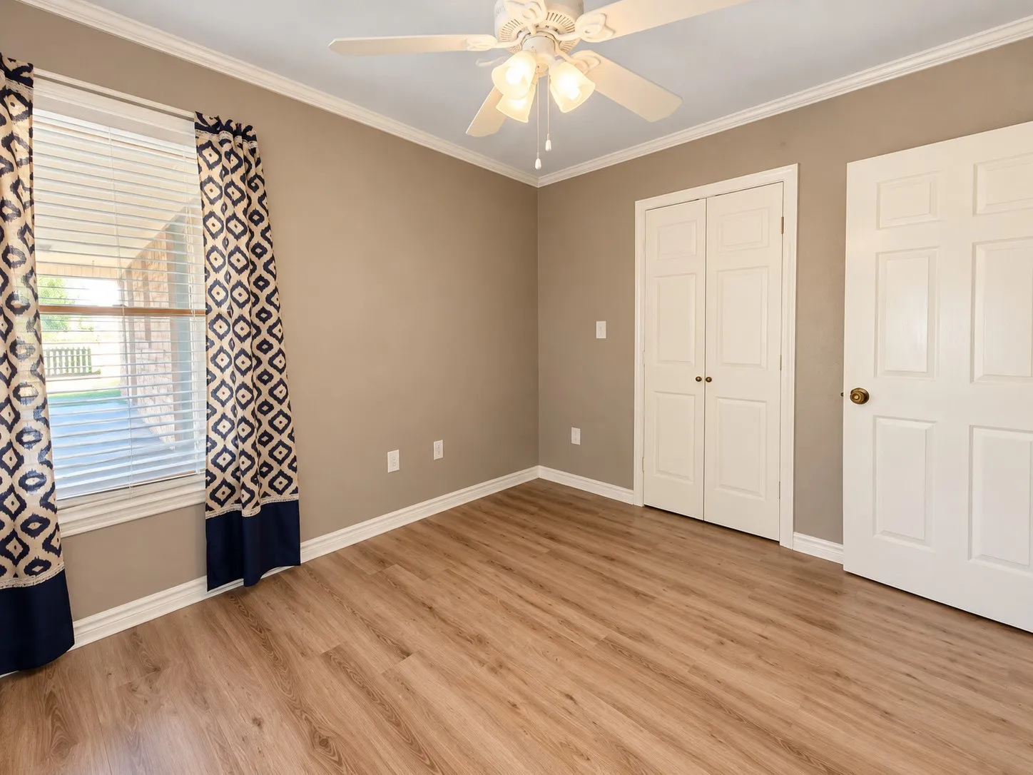 Single Family Residence For Rent in Collin County , 8560 County Road 513, Anna, Texas 75409, 5 Bedroom, 6 Bathroom, Garage spaces, 3,585 Sqft, built in 1983, mls#21408631, Real Estate Agent in Anna, Homes For Rent in Collin county, Homes For Rent in Anna, Realtor in Anna Texas, Real Estate Brokerage Independent Realty Texas, Luminita Cordes Realtor