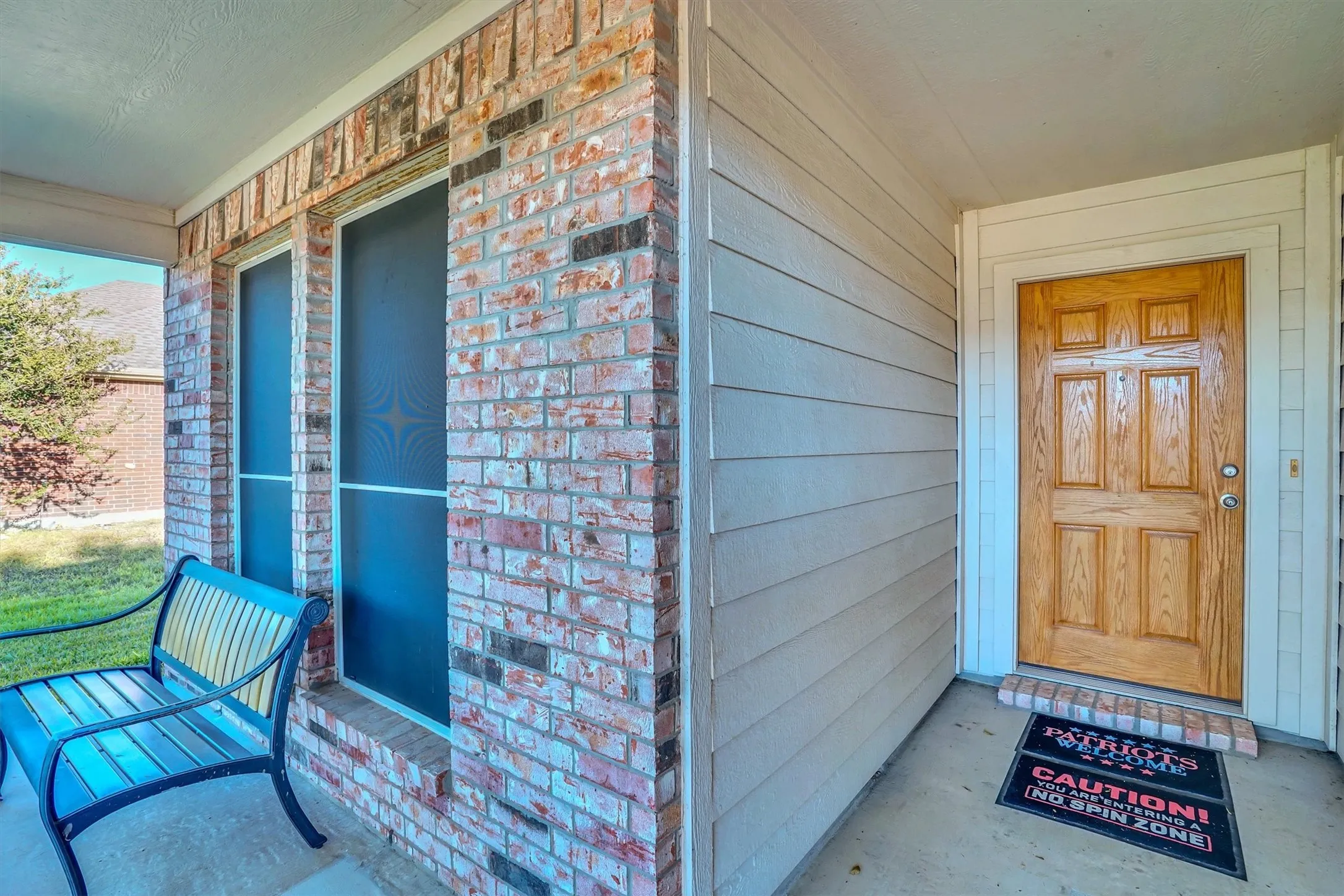Single Family Residence For Sale in Ellis County , 102 Running Deer Lane, Waxahachie, Texas 75165, 3 Bedroom, 2 Bathroom, 2 Garage spaces, 1,746 Sqft, built in 2005, mls#21405953, Real Estate Agent in Waxahachie, Homes For Sale in Ellis county, Homes For Sale in Waxahachie, Realtor in Waxahachie Texas, Real Estate Brokerage Independent Realty Texas, Luminita Cordes Realtor