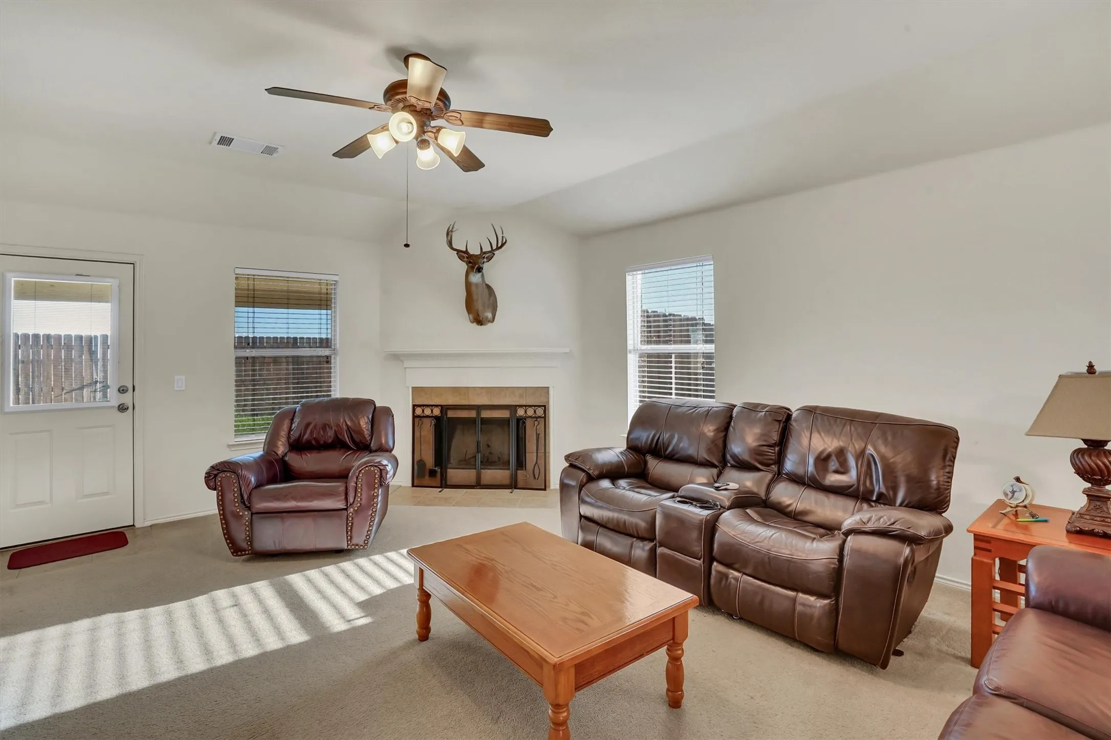 Single Family Residence For Sale in Ellis County , 102 Running Deer Lane, Waxahachie, Texas 75165, 3 Bedroom, 2 Bathroom, 2 Garage spaces, 1,746 Sqft, built in 2005, mls#21405953, Real Estate Agent in Waxahachie, Homes For Sale in Ellis county, Homes For Sale in Waxahachie, Realtor in Waxahachie Texas, Real Estate Brokerage Independent Realty Texas, Luminita Cordes Realtor