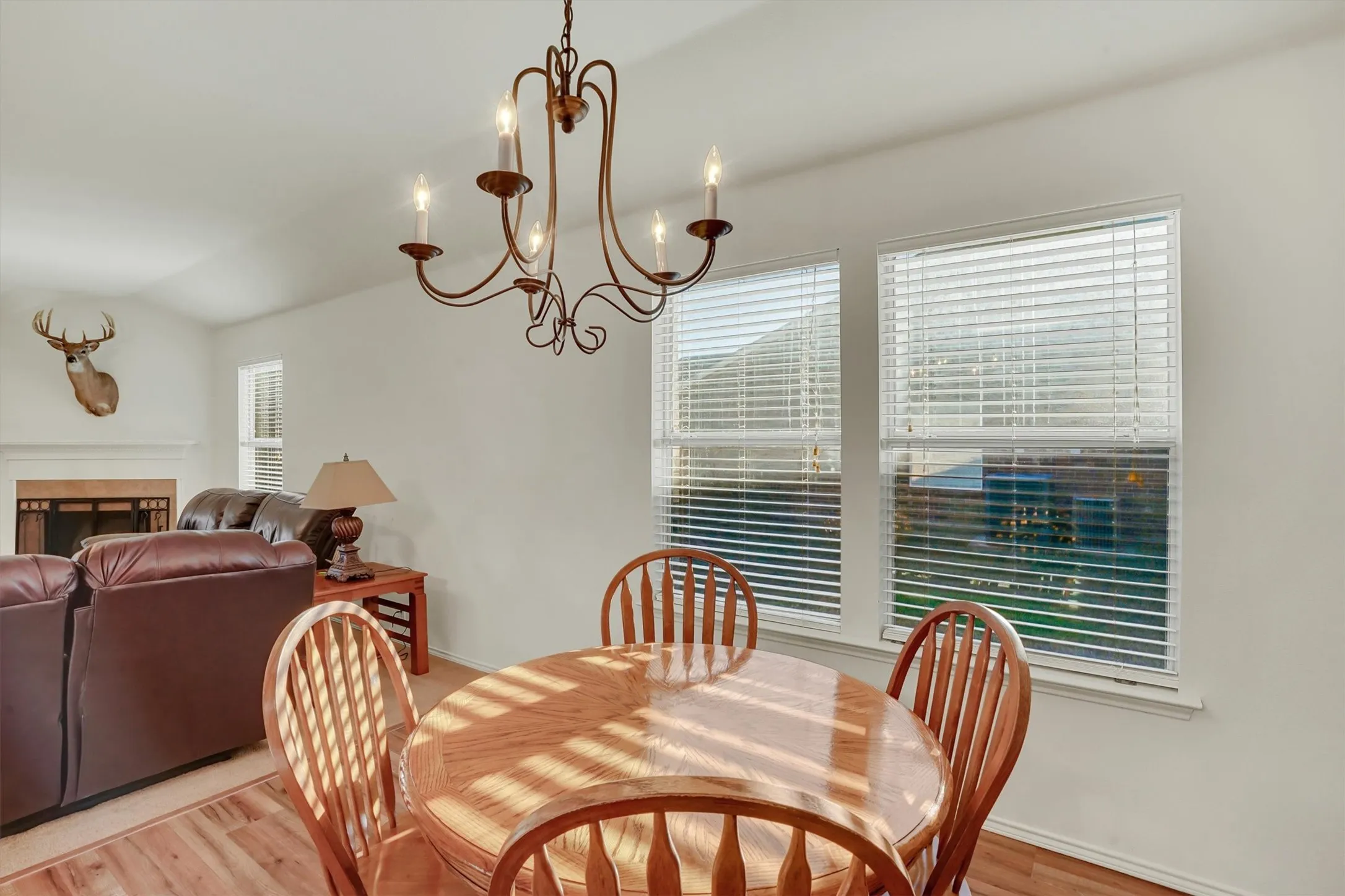 Single Family Residence For Sale in Ellis County , 102 Running Deer Lane, Waxahachie, Texas 75165, 3 Bedroom, 2 Bathroom, 2 Garage spaces, 1,746 Sqft, built in 2005, mls#21405953, Real Estate Agent in Waxahachie, Homes For Sale in Ellis county, Homes For Sale in Waxahachie, Realtor in Waxahachie Texas, Real Estate Brokerage Independent Realty Texas, Luminita Cordes Realtor