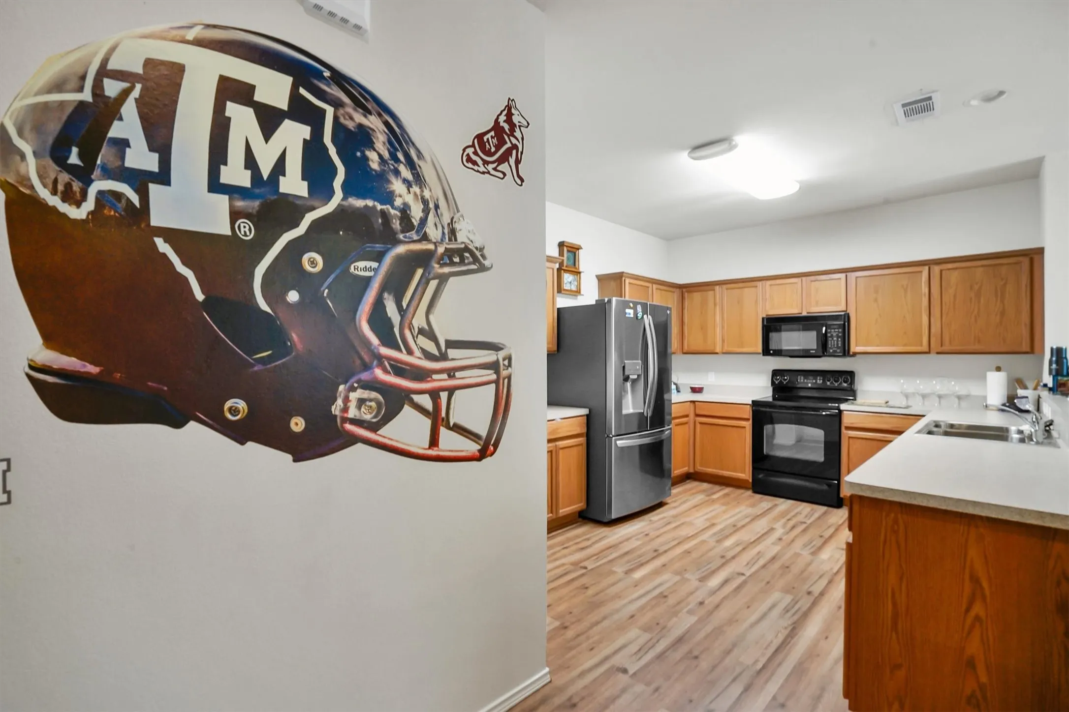 Single Family Residence For Sale in Ellis County , 102 Running Deer Lane, Waxahachie, Texas 75165, 3 Bedroom, 2 Bathroom, 2 Garage spaces, 1,746 Sqft, built in 2005, mls#21405953, Real Estate Agent in Waxahachie, Homes For Sale in Ellis county, Homes For Sale in Waxahachie, Realtor in Waxahachie Texas, Real Estate Brokerage Independent Realty Texas, Luminita Cordes Realtor