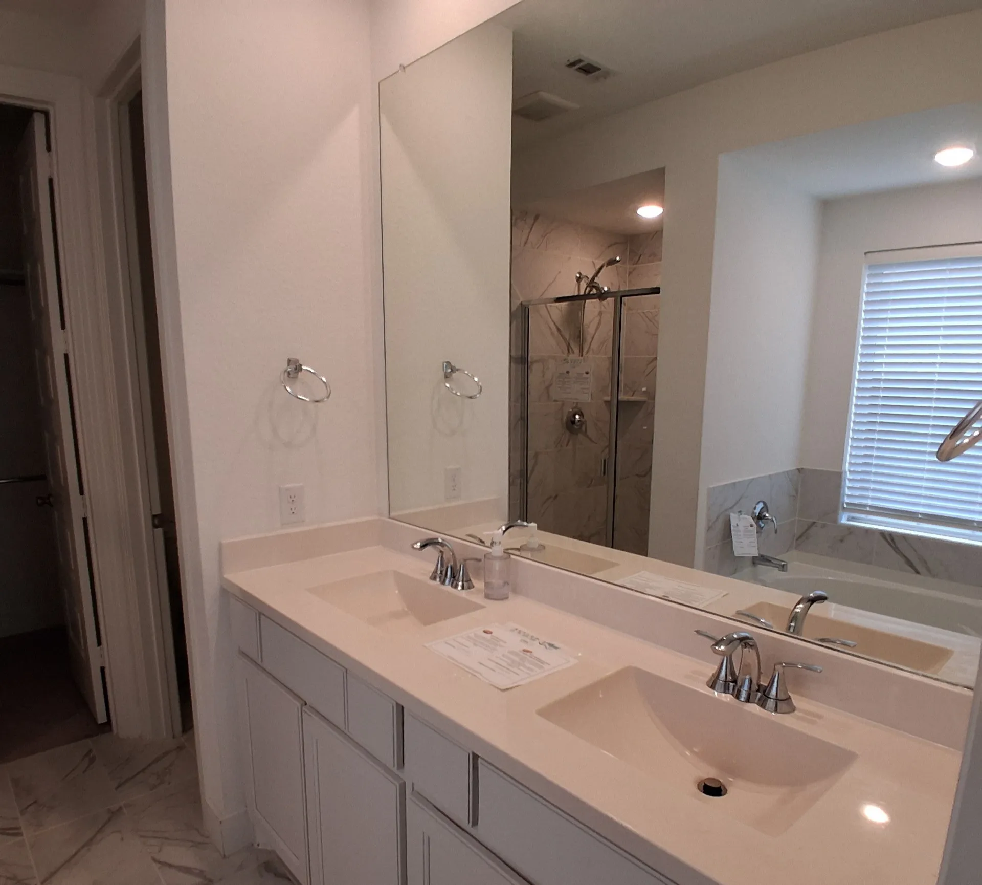 Single Family Residence For Sale in Rockwall County , 3023 Wind Knot Way, Royse City, Texas 75189, 3 Bedroom, 3 Bathroom, 2 Garage spaces, 2,650 Sqft, built in 2021, mls#21405829, Real Estate Agent in Royse City, Homes For Sale in Rockwall county, Homes For Sale in Royse City, Realtor in Royse City Texas, Real Estate Brokerage Independent Realty Texas, Luminita Cordes Realtor