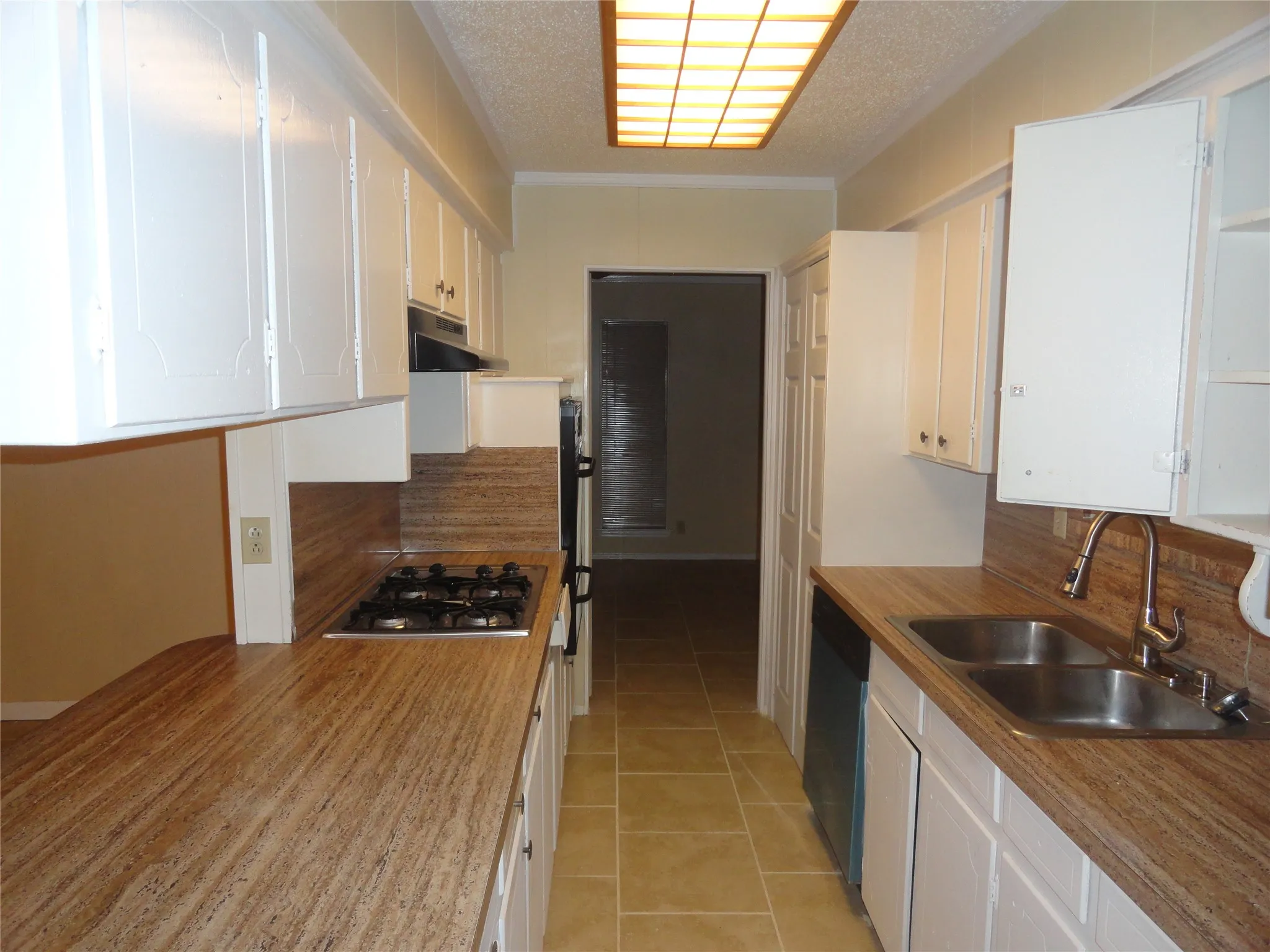 Single Family Residence For Rent in Dallas County , 1809 Santa Clara Court, Grand Prairie, Texas 75051, 4 Bedroom, 2 Bathroom, 2 Garage spaces, 1,524 Sqft, built in 1968, mls#21408661, Real Estate Agent in Grand Prairie, Homes For Rent in Dallas county, Homes For Rent in Grand Prairie, Realtor in Grand Prairie Texas, Real Estate Brokerage Independent Realty Texas, Luminita Cordes Realtor