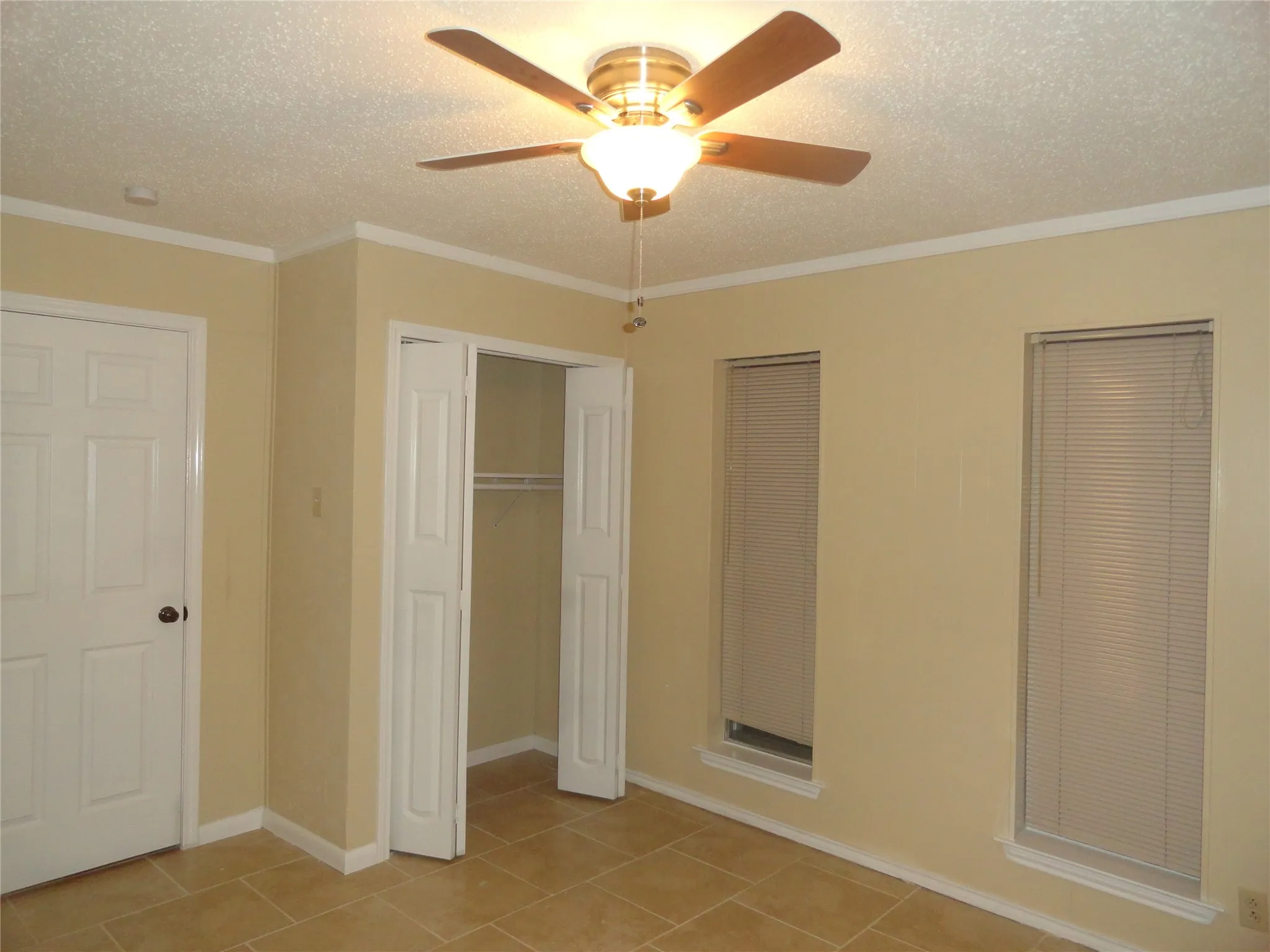 Single Family Residence For Rent in Dallas County , 1809 Santa Clara Court, Grand Prairie, Texas 75051, 4 Bedroom, 2 Bathroom, 2 Garage spaces, 1,524 Sqft, built in 1968, mls#21408661, Real Estate Agent in Grand Prairie, Homes For Rent in Dallas county, Homes For Rent in Grand Prairie, Realtor in Grand Prairie Texas, Real Estate Brokerage Independent Realty Texas, Luminita Cordes Realtor