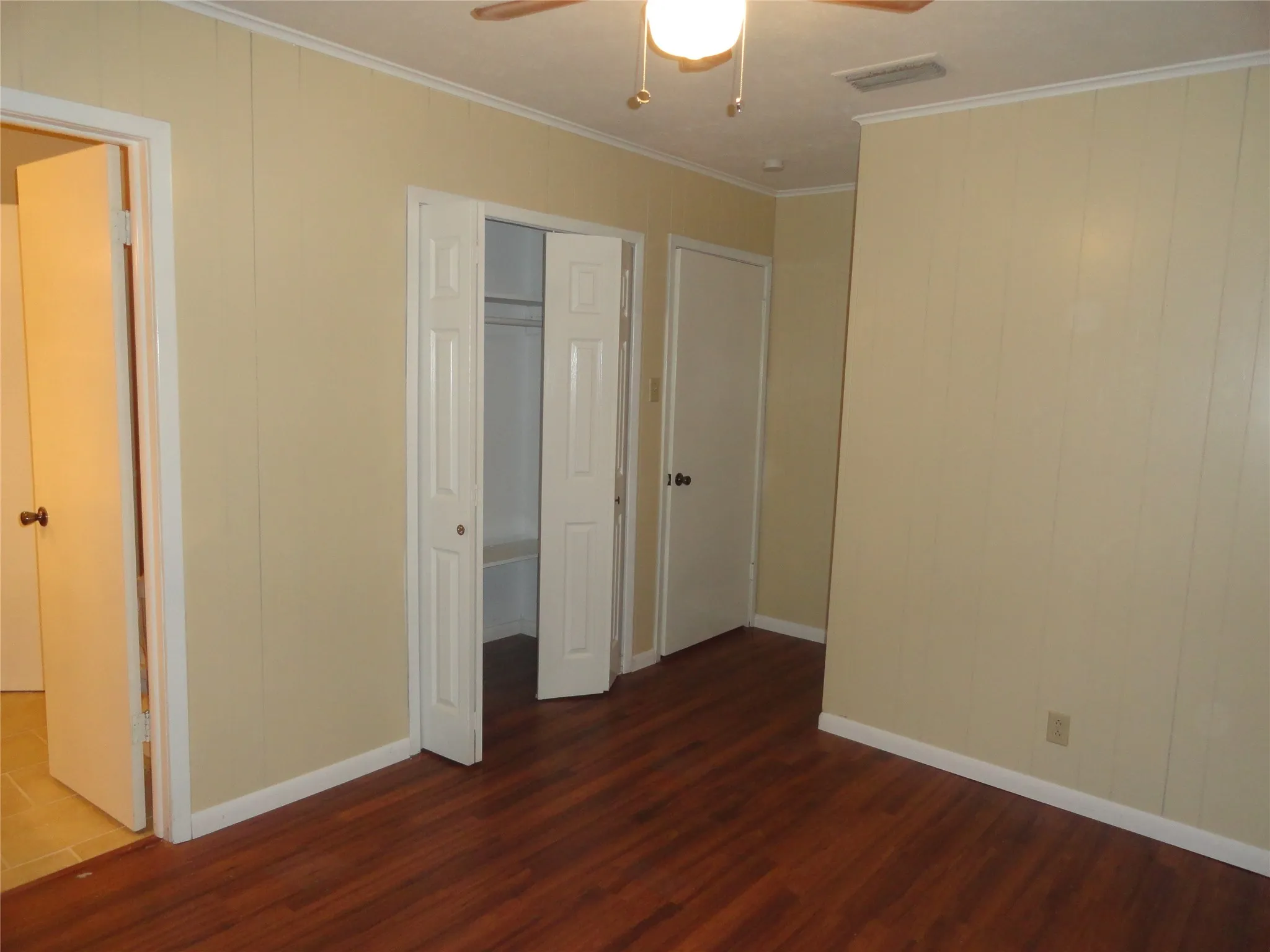 Single Family Residence For Rent in Dallas County , 1809 Santa Clara Court, Grand Prairie, Texas 75051, 4 Bedroom, 2 Bathroom, 2 Garage spaces, 1,524 Sqft, built in 1968, mls#21408661, Real Estate Agent in Grand Prairie, Homes For Rent in Dallas county, Homes For Rent in Grand Prairie, Realtor in Grand Prairie Texas, Real Estate Brokerage Independent Realty Texas, Luminita Cordes Realtor