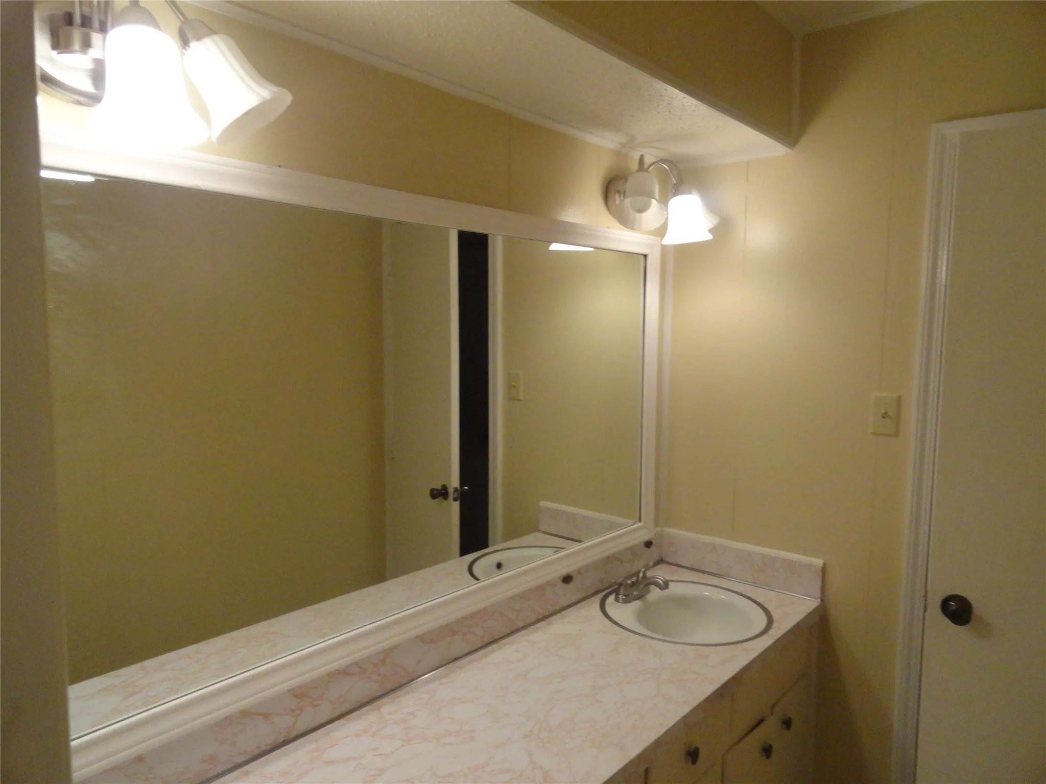 Single Family Residence For Rent in Dallas County , 1809 Santa Clara Court, Grand Prairie, Texas 75051, 4 Bedroom, 2 Bathroom, 2 Garage spaces, 1,524 Sqft, built in 1968, mls#21408661, Real Estate Agent in Grand Prairie, Homes For Rent in Dallas county, Homes For Rent in Grand Prairie, Realtor in Grand Prairie Texas, Real Estate Brokerage Independent Realty Texas, Luminita Cordes Realtor