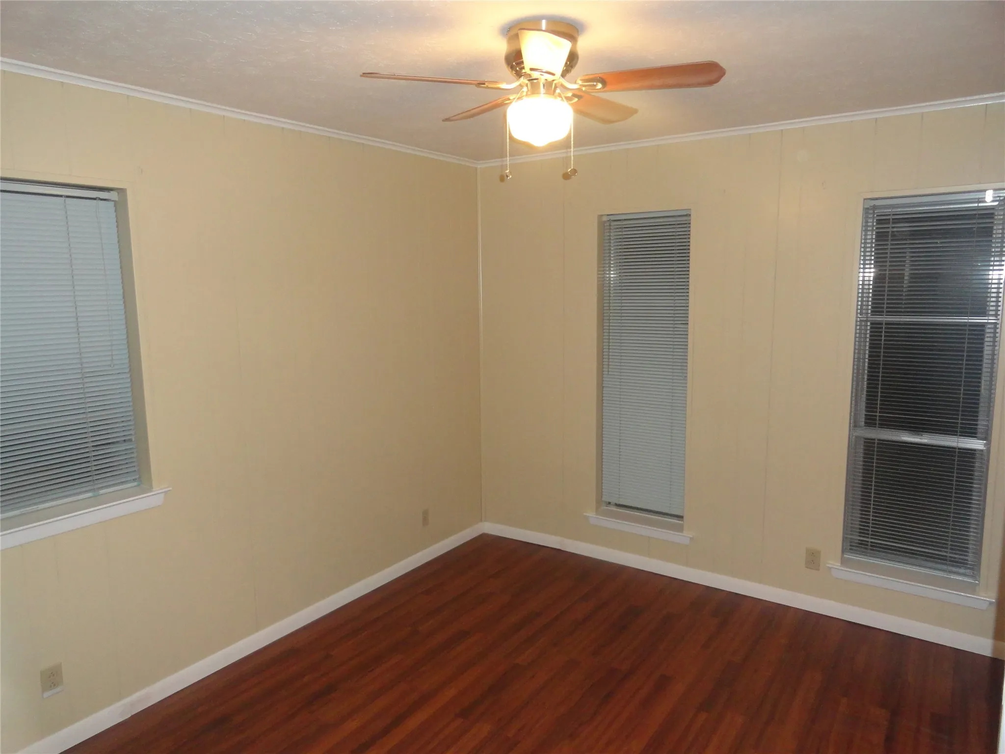 Single Family Residence For Rent in Dallas County , 1809 Santa Clara Court, Grand Prairie, Texas 75051, 4 Bedroom, 2 Bathroom, 2 Garage spaces, 1,524 Sqft, built in 1968, mls#21408661, Real Estate Agent in Grand Prairie, Homes For Rent in Dallas county, Homes For Rent in Grand Prairie, Realtor in Grand Prairie Texas, Real Estate Brokerage Independent Realty Texas, Luminita Cordes Realtor