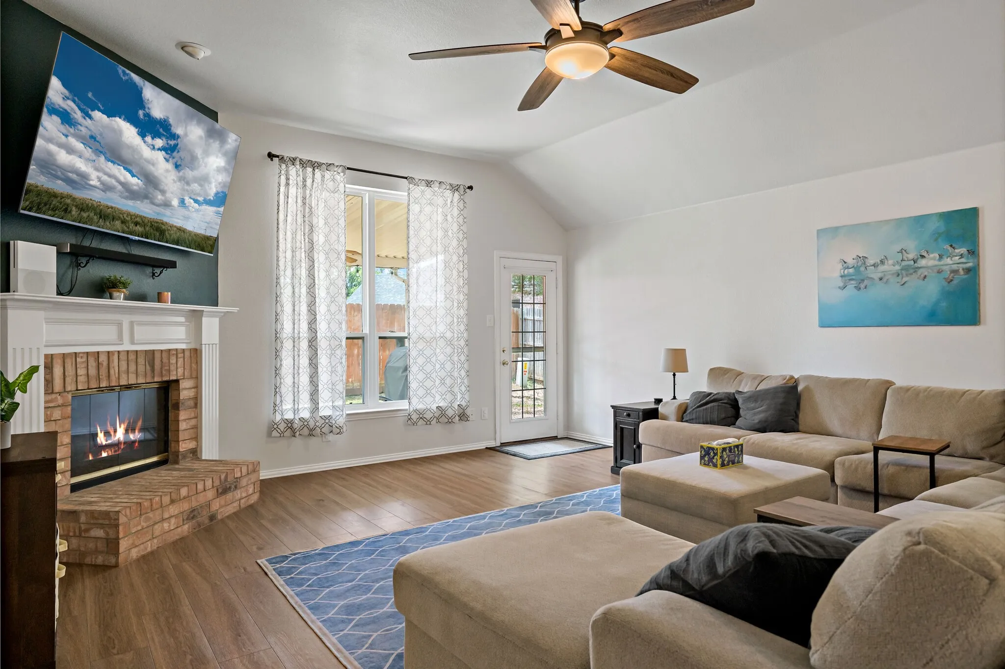 Single Family Residence For Sale in Denton County , 4408 Spanish Oak Circle, Corinth, Texas 76208, 4 Bedroom, 2 Bathroom, 2 Garage spaces, 2,231 Sqft, built in 1998, mls#21408588, Real Estate Agent in Corinth, Homes For Sale in Denton county, Homes For Sale in Corinth, Realtor in Corinth Texas, Real Estate Brokerage Independent Realty Texas, Luminita Cordes Realtor