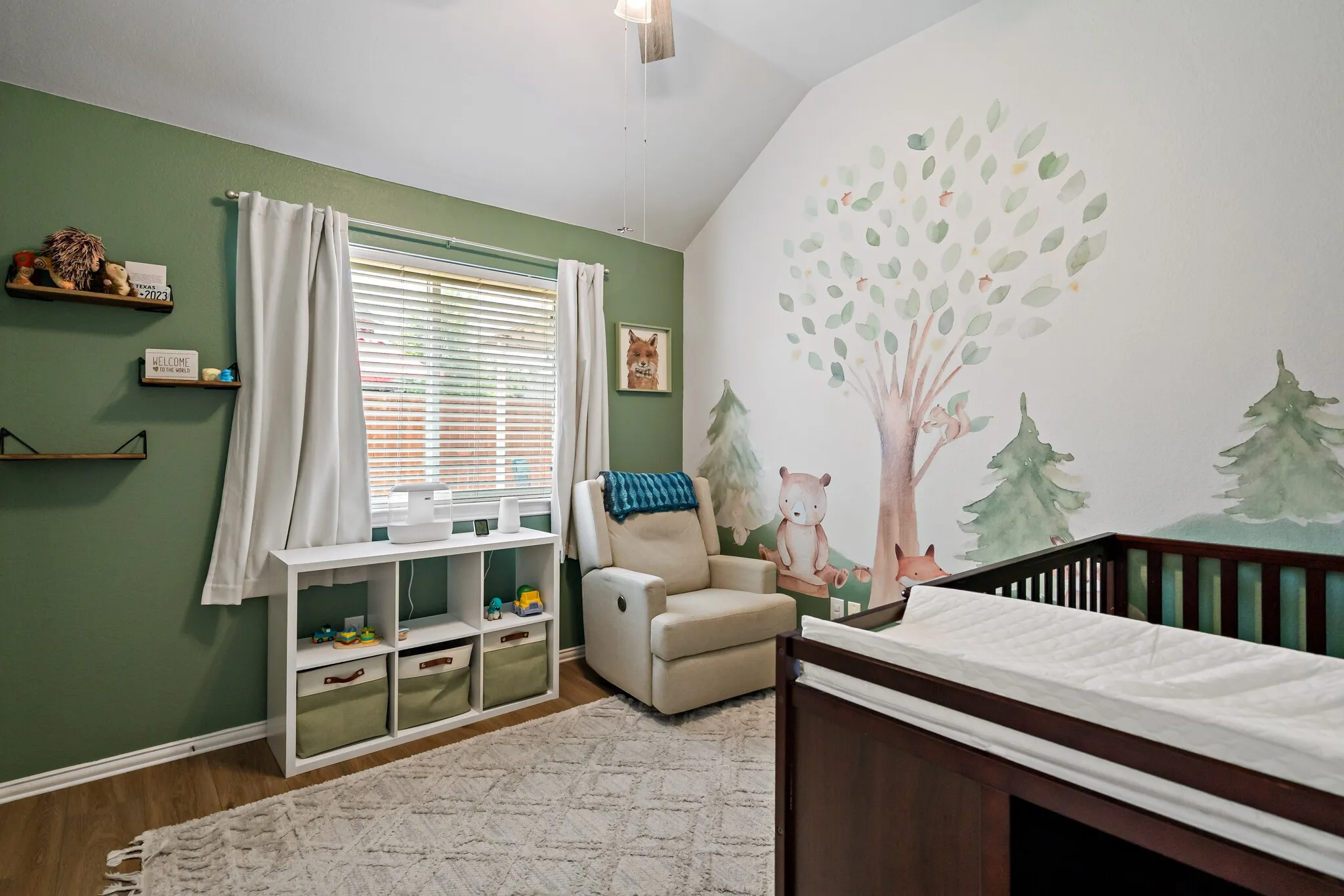 Single Family Residence For Sale in Denton County , 4408 Spanish Oak Circle, Corinth, Texas 76208, 4 Bedroom, 2 Bathroom, 2 Garage spaces, 2,231 Sqft, built in 1998, mls#21408588, Real Estate Agent in Corinth, Homes For Sale in Denton county, Homes For Sale in Corinth, Realtor in Corinth Texas, Real Estate Brokerage Independent Realty Texas, Luminita Cordes Realtor