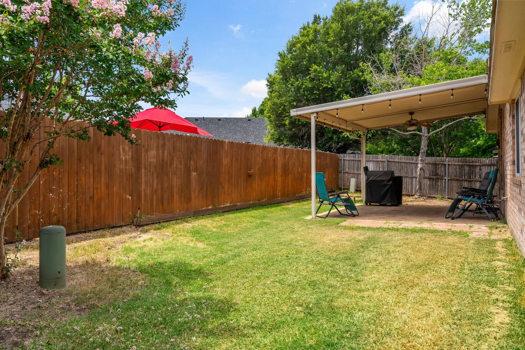 Single Family Residence For Sale in Denton County , 4408 Spanish Oak Circle, Corinth, Texas 76208, 4 Bedroom, 2 Bathroom, 2 Garage spaces, 2,231 Sqft, built in 1998, mls#21408588, Real Estate Agent in Corinth, Homes For Sale in Denton county, Homes For Sale in Corinth, Realtor in Corinth Texas, Real Estate Brokerage Independent Realty Texas, Luminita Cordes Realtor