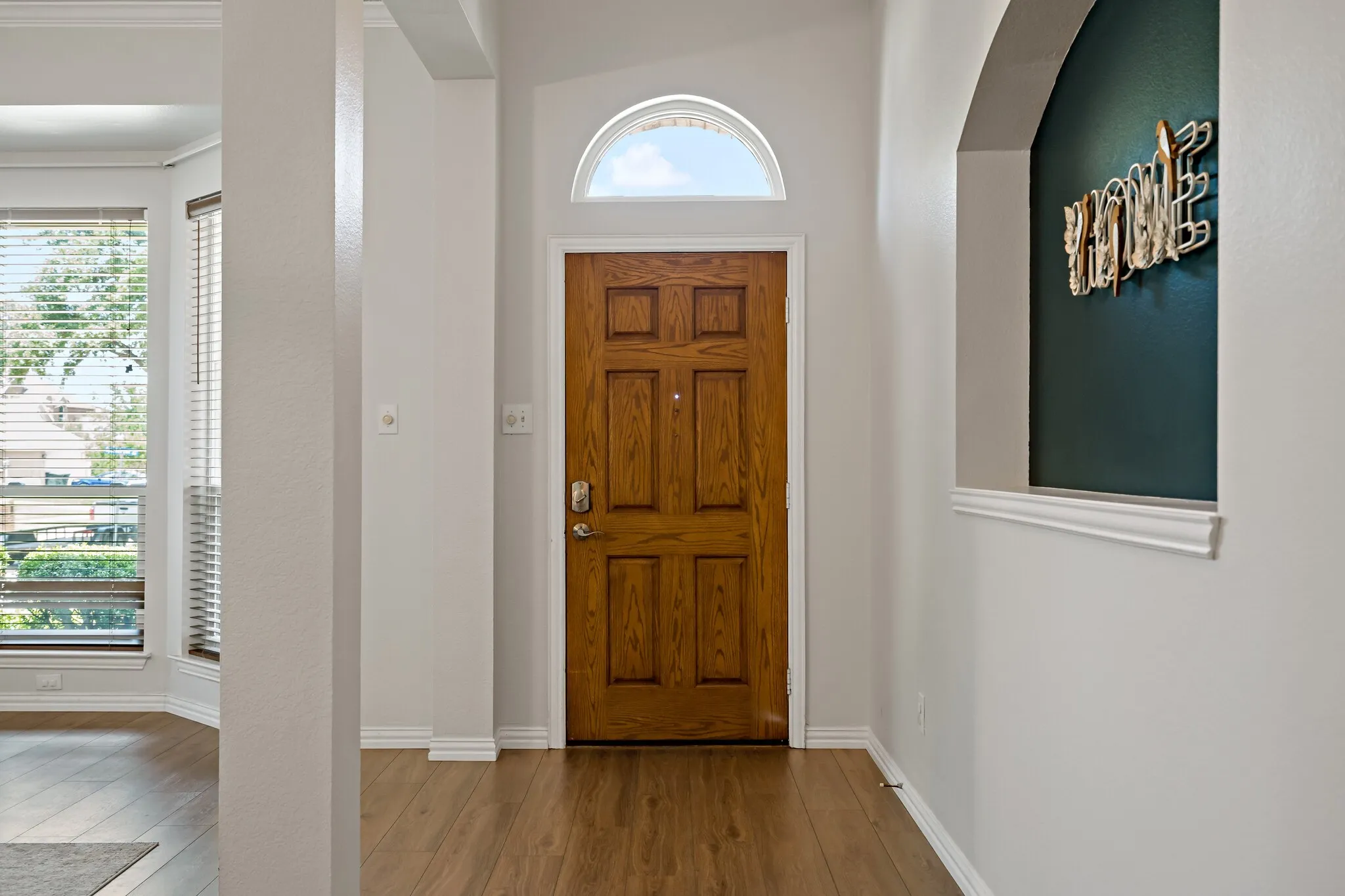 Single Family Residence For Sale in Denton County , 4408 Spanish Oak Circle, Corinth, Texas 76208, 4 Bedroom, 2 Bathroom, 2 Garage spaces, 2,231 Sqft, built in 1998, mls#21408588, Real Estate Agent in Corinth, Homes For Sale in Denton county, Homes For Sale in Corinth, Realtor in Corinth Texas, Real Estate Brokerage Independent Realty Texas, Luminita Cordes Realtor