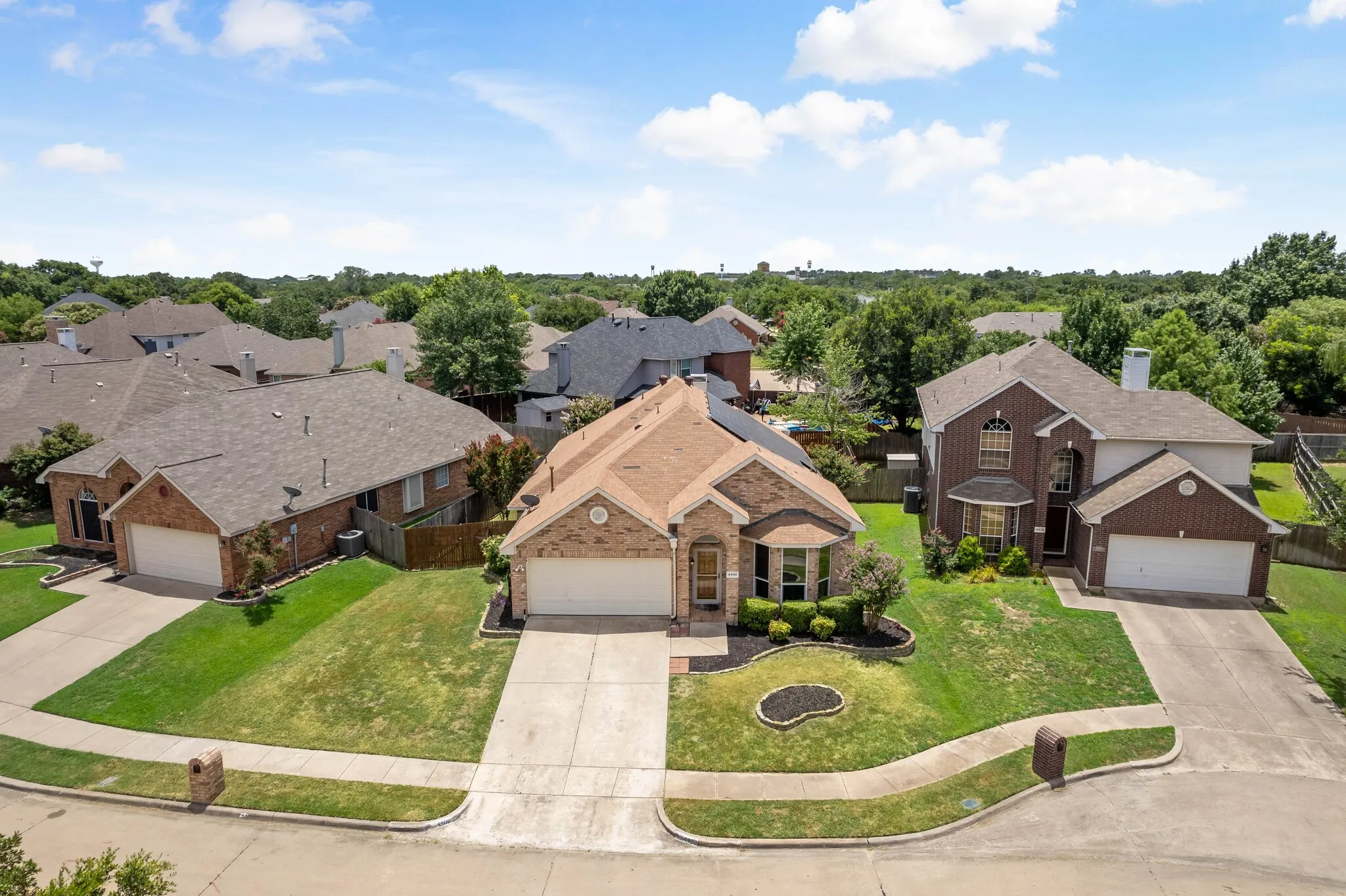 Single Family Residence For Sale in Denton County , 4408 Spanish Oak Circle, Corinth, Texas 76208, 4 Bedroom, 2 Bathroom, 2 Garage spaces, 2,231 Sqft, built in 1998, mls#21408588, Real Estate Agent in Corinth, Homes For Sale in Denton county, Homes For Sale in Corinth, Realtor in Corinth Texas, Real Estate Brokerage Independent Realty Texas, Luminita Cordes Realtor