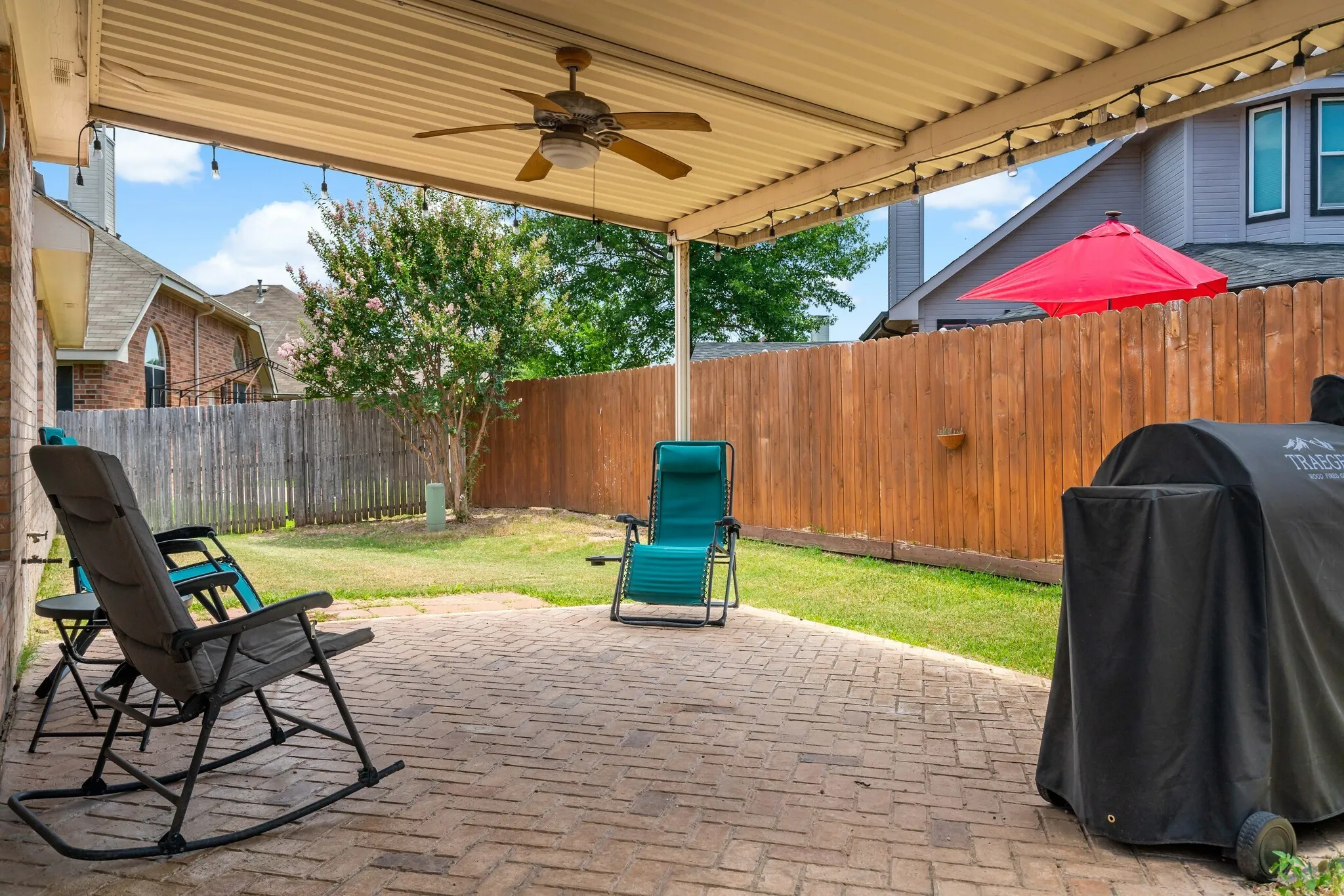 Single Family Residence For Sale in Denton County , 4408 Spanish Oak Circle, Corinth, Texas 76208, 4 Bedroom, 2 Bathroom, 2 Garage spaces, 2,231 Sqft, built in 1998, mls#21408588, Real Estate Agent in Corinth, Homes For Sale in Denton county, Homes For Sale in Corinth, Realtor in Corinth Texas, Real Estate Brokerage Independent Realty Texas, Luminita Cordes Realtor
