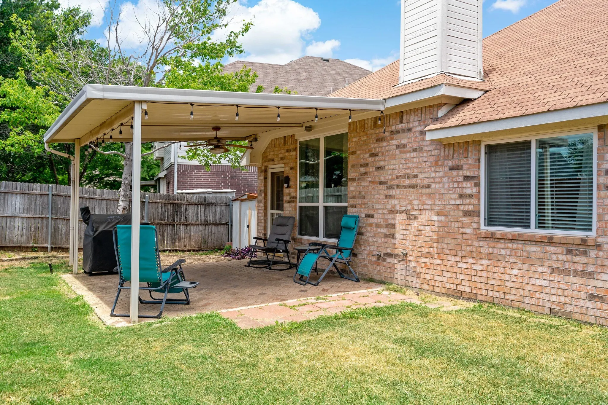 Single Family Residence For Sale in Denton County , 4408 Spanish Oak Circle, Corinth, Texas 76208, 4 Bedroom, 2 Bathroom, 2 Garage spaces, 2,231 Sqft, built in 1998, mls#21408588, Real Estate Agent in Corinth, Homes For Sale in Denton county, Homes For Sale in Corinth, Realtor in Corinth Texas, Real Estate Brokerage Independent Realty Texas, Luminita Cordes Realtor