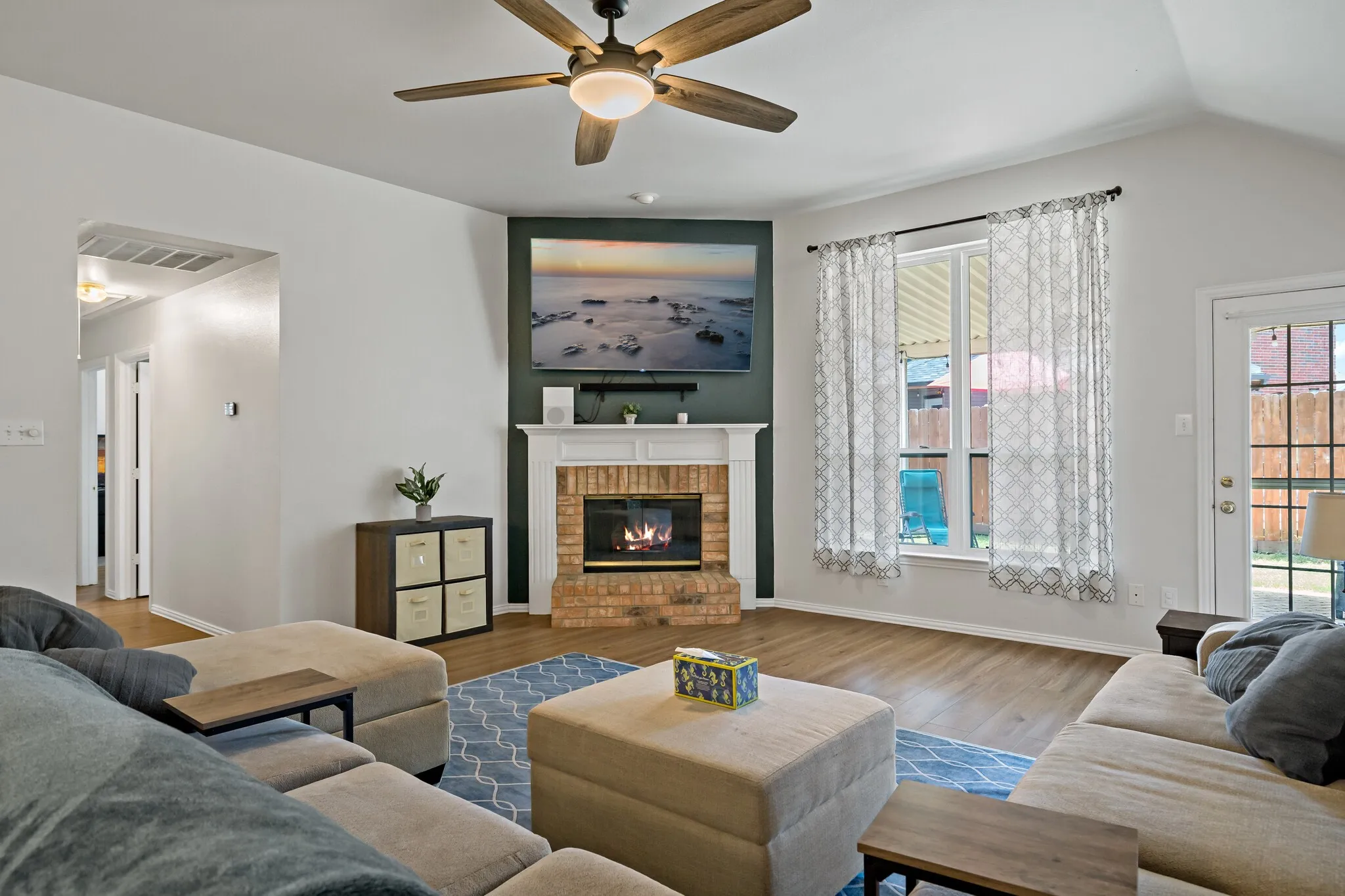 Single Family Residence For Sale in Denton County , 4408 Spanish Oak Circle, Corinth, Texas 76208, 4 Bedroom, 2 Bathroom, 2 Garage spaces, 2,231 Sqft, built in 1998, mls#21408588, Real Estate Agent in Corinth, Homes For Sale in Denton county, Homes For Sale in Corinth, Realtor in Corinth Texas, Real Estate Brokerage Independent Realty Texas, Luminita Cordes Realtor