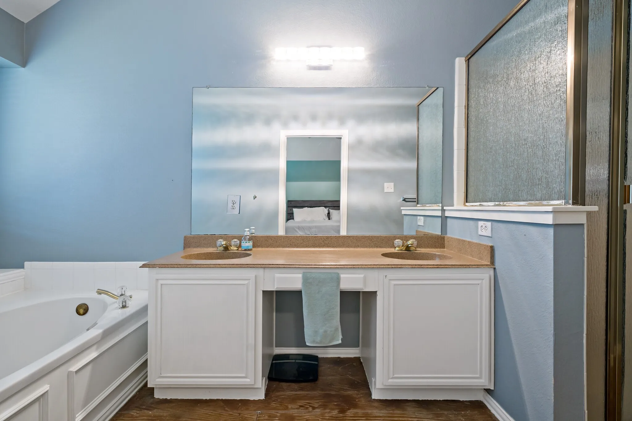 Single Family Residence For Sale in Denton County , 4408 Spanish Oak Circle, Corinth, Texas 76208, 4 Bedroom, 2 Bathroom, 2 Garage spaces, 2,231 Sqft, built in 1998, mls#21408588, Real Estate Agent in Corinth, Homes For Sale in Denton county, Homes For Sale in Corinth, Realtor in Corinth Texas, Real Estate Brokerage Independent Realty Texas, Luminita Cordes Realtor