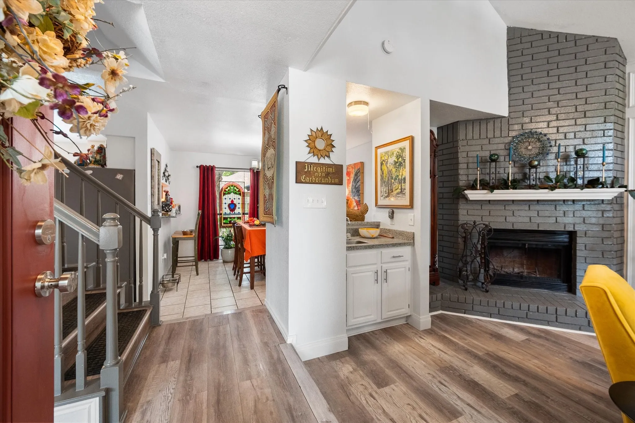 Single Family Residence For Sale in Tarrant County , 6616 Shorewood Drive, Arlington, Texas 76016, 4 Bedroom, 3 Bathroom, 2 Garage spaces, 2,098 Sqft, built in 1985, mls#21408586, Real Estate Agent in Arlington, Homes For Sale in Tarrant county, Homes For Sale in Arlington, Realtor in Arlington Texas, Real Estate Brokerage Independent Realty Texas, Luminita Cordes Realtor