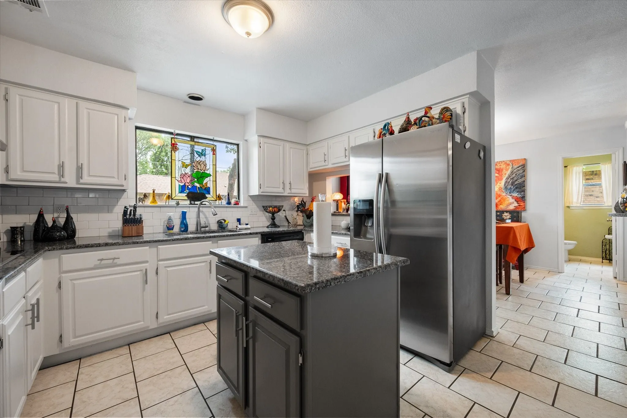 Single Family Residence For Sale in Tarrant County , 6616 Shorewood Drive, Arlington, Texas 76016, 4 Bedroom, 3 Bathroom, 2 Garage spaces, 2,098 Sqft, built in 1985, mls#21408586, Real Estate Agent in Arlington, Homes For Sale in Tarrant county, Homes For Sale in Arlington, Realtor in Arlington Texas, Real Estate Brokerage Independent Realty Texas, Luminita Cordes Realtor