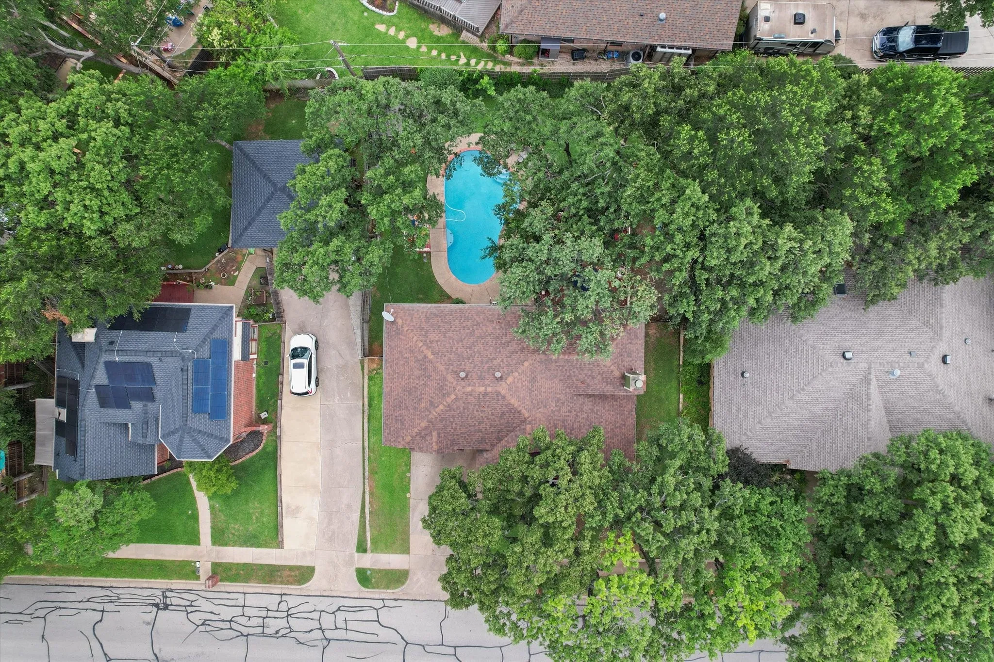 Single Family Residence For Sale in Tarrant County , 6616 Shorewood Drive, Arlington, Texas 76016, 4 Bedroom, 3 Bathroom, 2 Garage spaces, 2,098 Sqft, built in 1985, mls#21408586, Real Estate Agent in Arlington, Homes For Sale in Tarrant county, Homes For Sale in Arlington, Realtor in Arlington Texas, Real Estate Brokerage Independent Realty Texas, Luminita Cordes Realtor