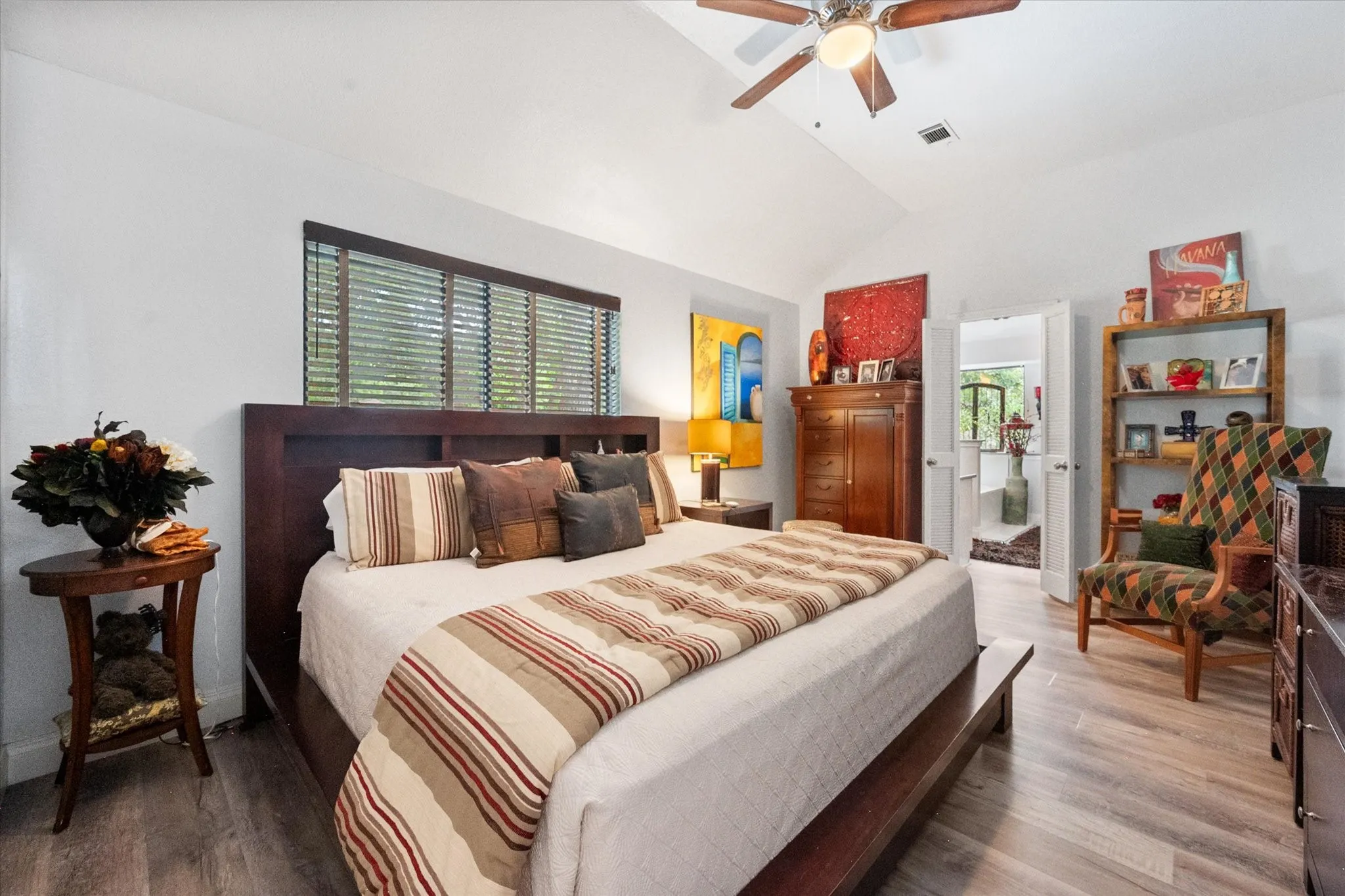Single Family Residence For Sale in Tarrant County , 6616 Shorewood Drive, Arlington, Texas 76016, 4 Bedroom, 3 Bathroom, 2 Garage spaces, 2,098 Sqft, built in 1985, mls#21408586, Real Estate Agent in Arlington, Homes For Sale in Tarrant county, Homes For Sale in Arlington, Realtor in Arlington Texas, Real Estate Brokerage Independent Realty Texas, Luminita Cordes Realtor