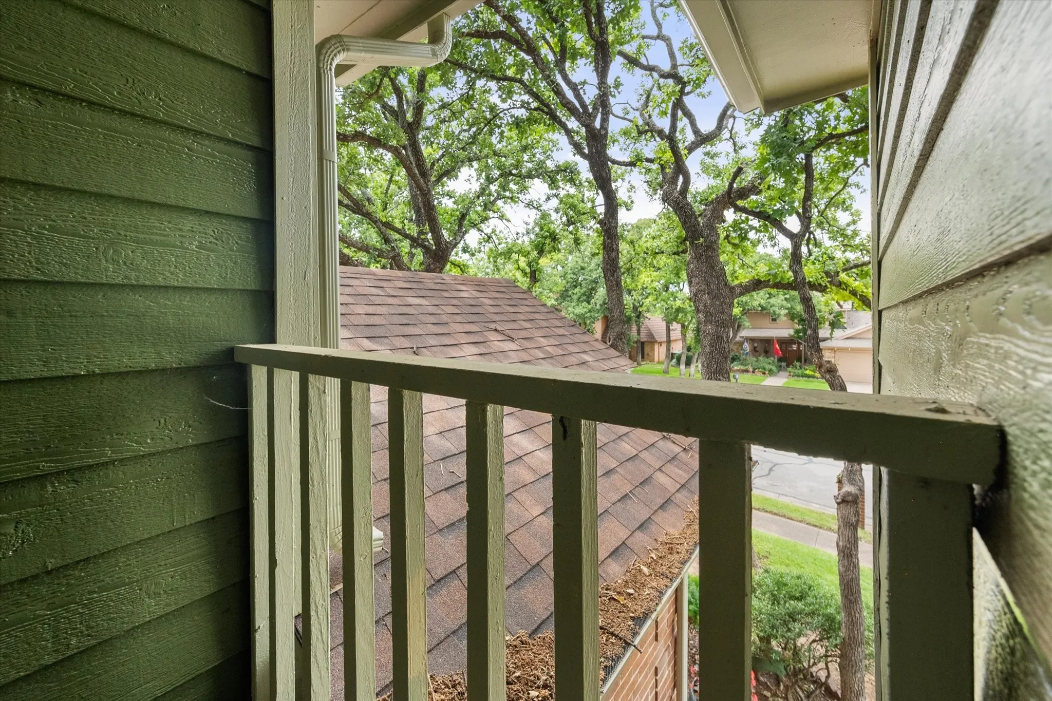 Single Family Residence For Sale in Tarrant County , 6616 Shorewood Drive, Arlington, Texas 76016, 4 Bedroom, 3 Bathroom, 2 Garage spaces, 2,098 Sqft, built in 1985, mls#21408586, Real Estate Agent in Arlington, Homes For Sale in Tarrant county, Homes For Sale in Arlington, Realtor in Arlington Texas, Real Estate Brokerage Independent Realty Texas, Luminita Cordes Realtor