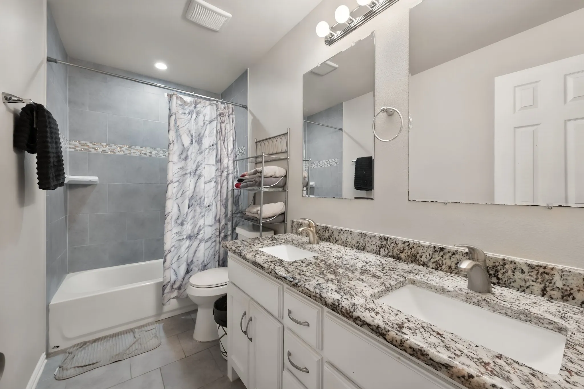 Single Family Residence For Sale in Dallas County , 407 Hitt Street, Seagoville, Texas 75159, 4 Bedroom, 3 Bathroom, 2 Garage spaces, 1,844 Sqft, built in 2022, mls#21408660, Real Estate Agent in Seagoville, Homes For Sale in Dallas county, Homes For Sale in Seagoville, Realtor in Seagoville Texas, Real Estate Brokerage Independent Realty Texas, Luminita Cordes Realtor