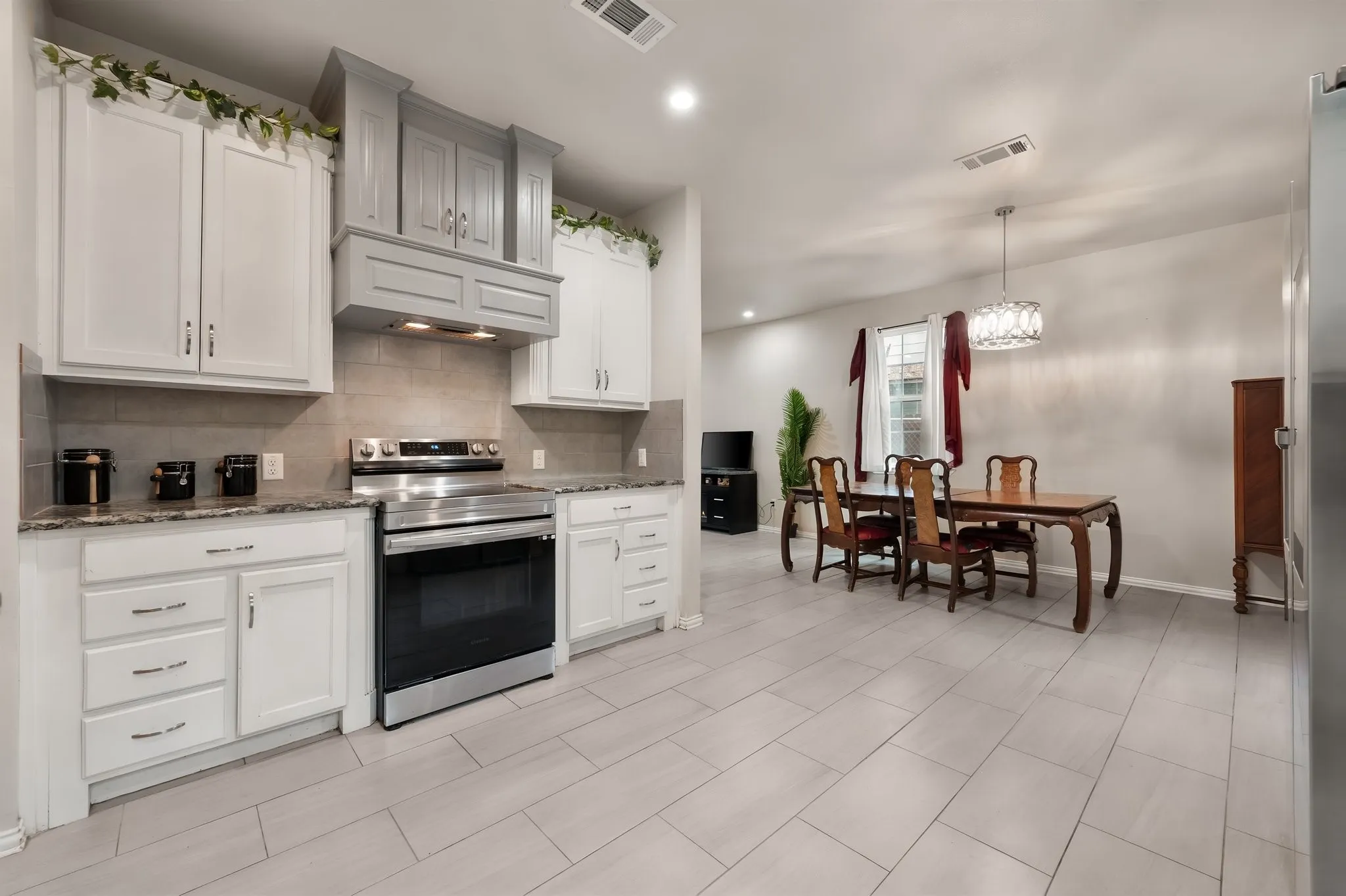 Single Family Residence For Sale in Dallas County , 407 Hitt Street, Seagoville, Texas 75159, 4 Bedroom, 3 Bathroom, 2 Garage spaces, 1,844 Sqft, built in 2022, mls#21408660, Real Estate Agent in Seagoville, Homes For Sale in Dallas county, Homes For Sale in Seagoville, Realtor in Seagoville Texas, Real Estate Brokerage Independent Realty Texas, Luminita Cordes Realtor