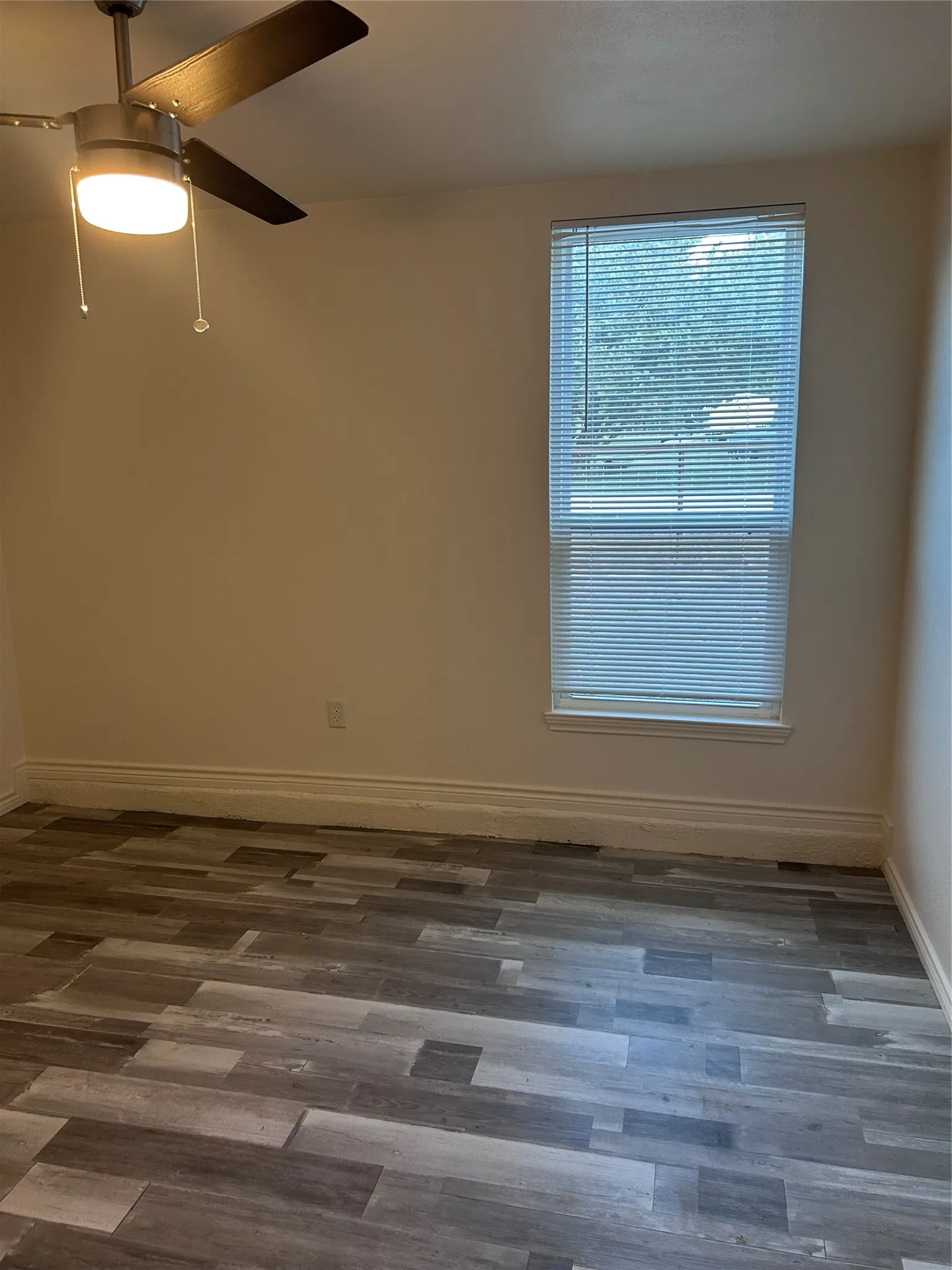 Single Family Residence For Sale in Hill County , 248 Waupoo Trail, Whitney, Texas 76692, 2 Bedroom, 2 Bathroom, Garage spaces, 844 Sqft, built in 0, mls#21408672, Real Estate Agent in Whitney, Homes For Sale in Hill county, Homes For Sale in Whitney, Realtor in Whitney Texas, Real Estate Brokerage Independent Realty Texas, Luminita Cordes Realtor
