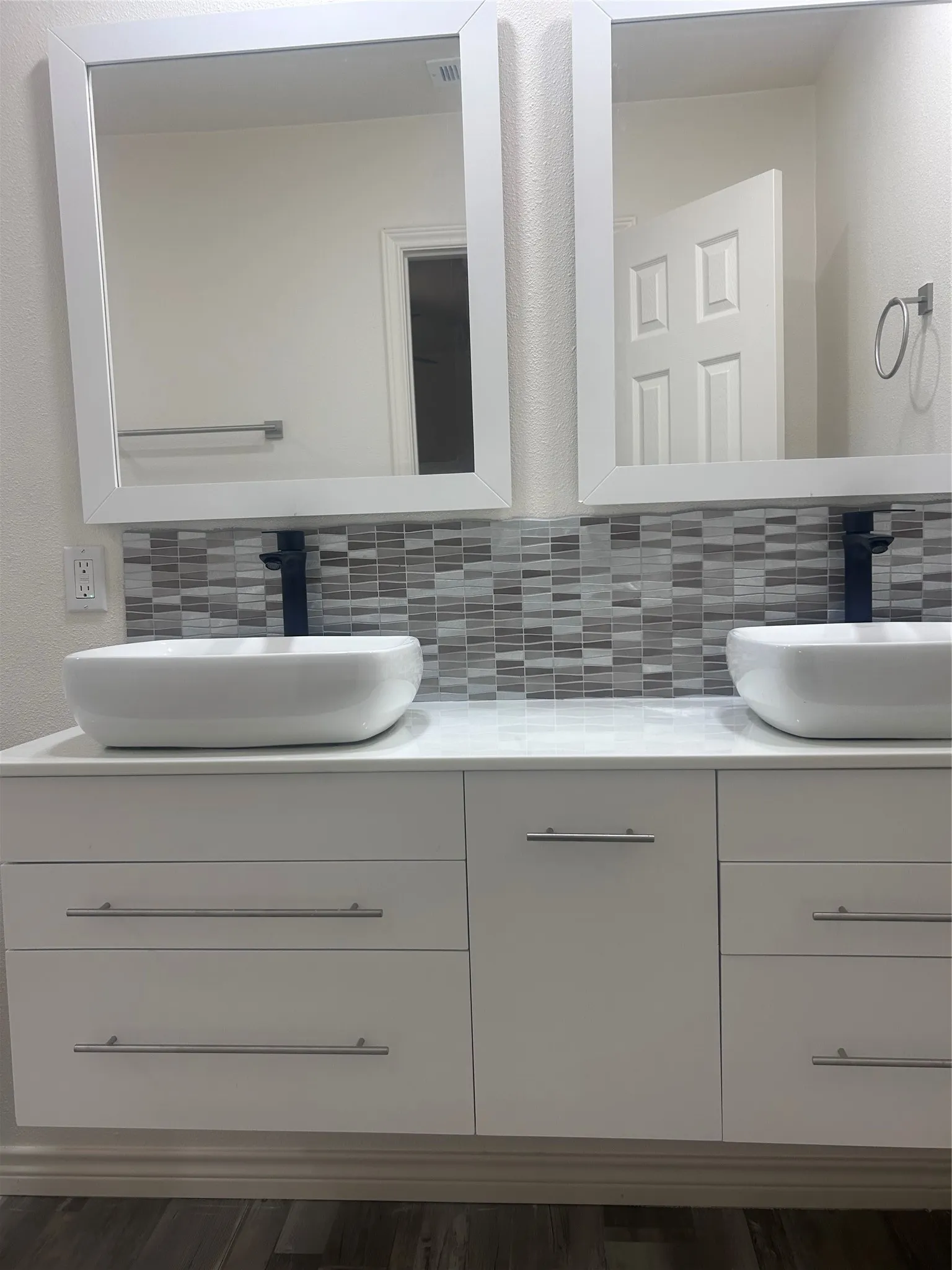 Single Family Residence For Sale in Hill County , 248 Waupoo Trail, Whitney, Texas 76692, 2 Bedroom, 2 Bathroom, Garage spaces, 844 Sqft, built in 0, mls#21408672, Real Estate Agent in Whitney, Homes For Sale in Hill county, Homes For Sale in Whitney, Realtor in Whitney Texas, Real Estate Brokerage Independent Realty Texas, Luminita Cordes Realtor
