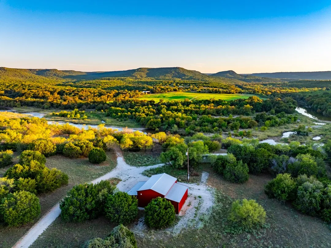 Single Family Residence For Sale in Palo Pinto County , 2024 Jesses Run Road, Graford, Texas 76449, 2 Bedroom, 1 Bathroom, 2 Garage spaces, 1,616 Sqft, built in 2020, mls#21408659, Real Estate Agent in Graford, Homes For Sale in Palo Pinto county, Homes For Sale in Graford, Realtor in Graford Texas, Real Estate Brokerage Independent Realty Texas, Luminita Cordes Realtor