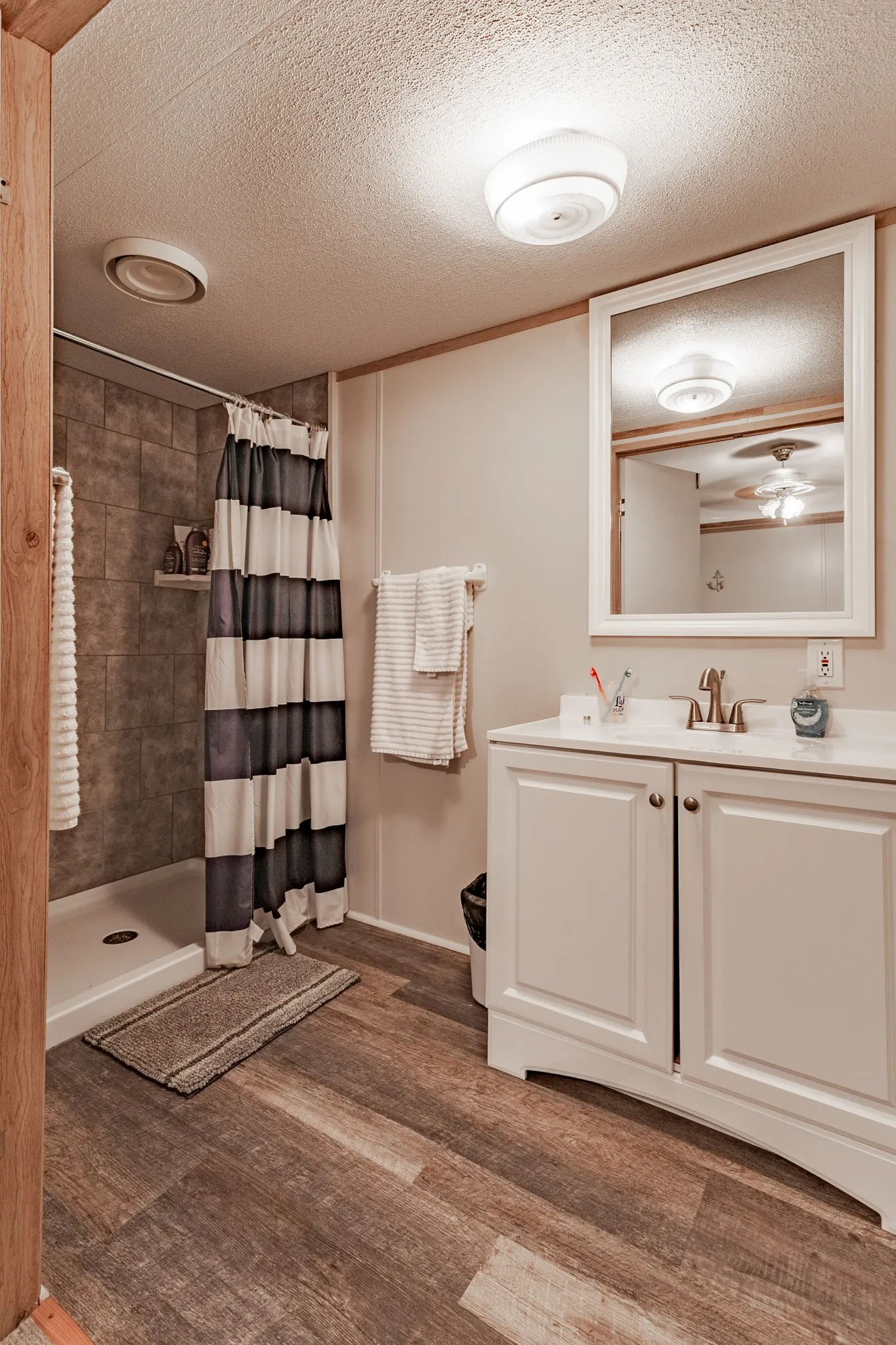 Mobile Home For Sale in Palo Pinto County , #30 Fox Hollow Rd, Graham, Texas 76450, 2 Bedroom, 2 Bathroom, Garage spaces, 2,072 Sqft, built in 1997, mls#21404275, Real Estate Agent in Graham, Homes For Sale in Palo Pinto county, Homes For Sale in Graham, Realtor in Graham Texas, Real Estate Brokerage Independent Realty Texas, Luminita Cordes Realtor