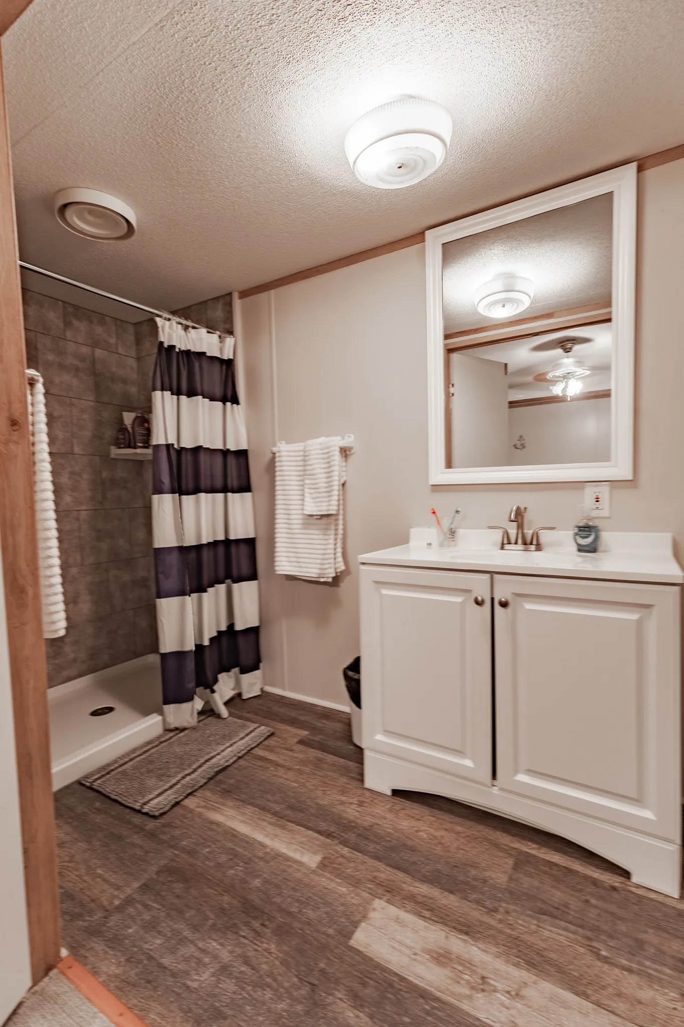 Mobile Home For Sale in Palo Pinto County , #30 Fox Hollow Rd, Graham, Texas 76450, 2 Bedroom, 2 Bathroom, Garage spaces, 2,072 Sqft, built in 1997, mls#21404275, Real Estate Agent in Graham, Homes For Sale in Palo Pinto county, Homes For Sale in Graham, Realtor in Graham Texas, Real Estate Brokerage Independent Realty Texas, Luminita Cordes Realtor
