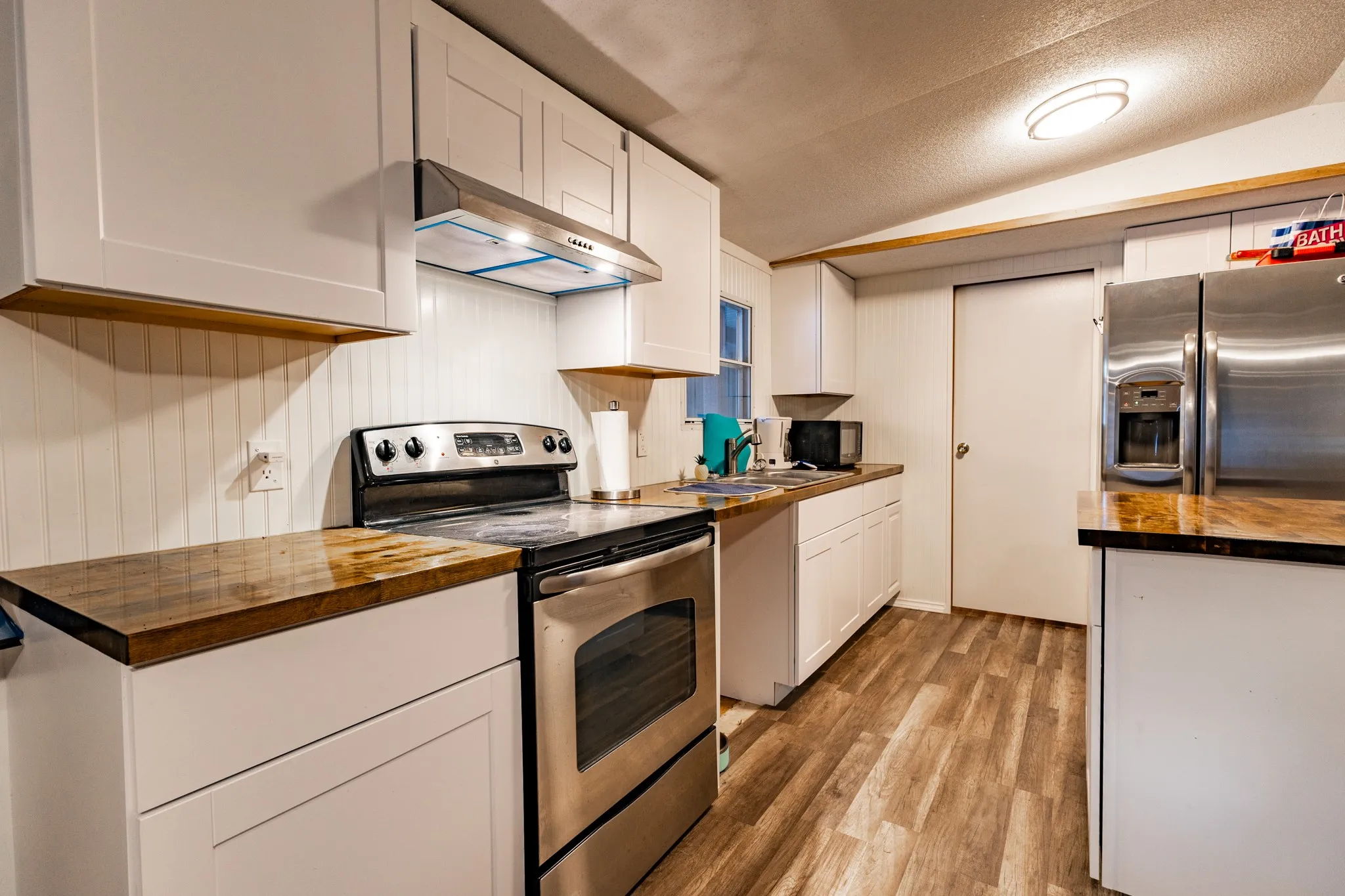 Mobile Home For Sale in Palo Pinto County , #30 Fox Hollow Rd, Graham, Texas 76450, 2 Bedroom, 2 Bathroom, Garage spaces, 2,072 Sqft, built in 1997, mls#21404275, Real Estate Agent in Graham, Homes For Sale in Palo Pinto county, Homes For Sale in Graham, Realtor in Graham Texas, Real Estate Brokerage Independent Realty Texas, Luminita Cordes Realtor