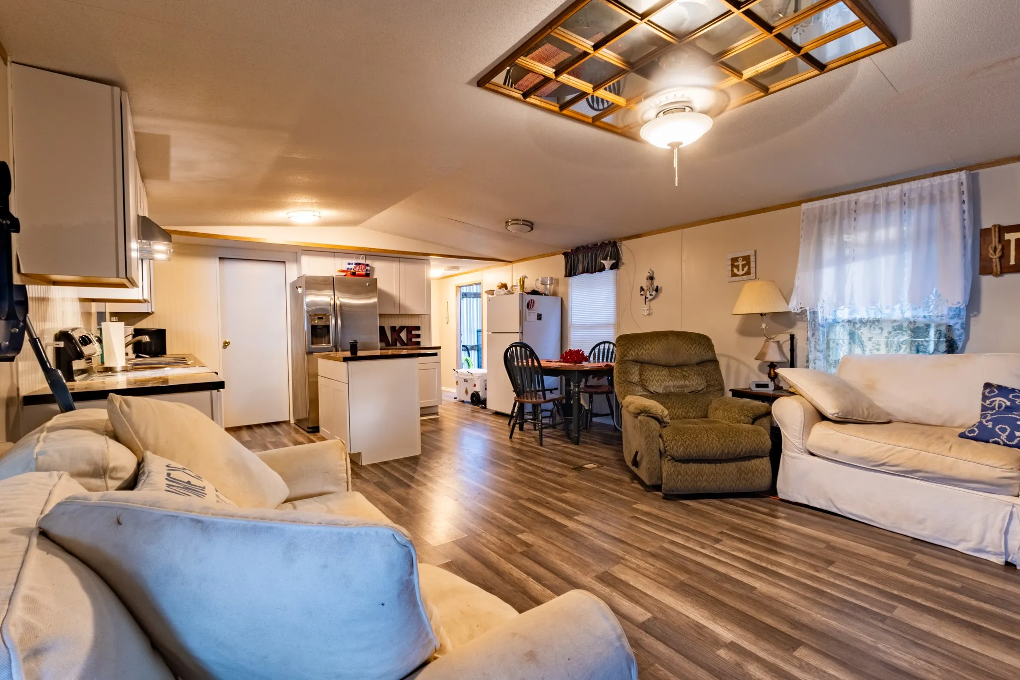Mobile Home For Sale in Palo Pinto County , #30 Fox Hollow Rd, Graham, Texas 76450, 2 Bedroom, 2 Bathroom, Garage spaces, 2,072 Sqft, built in 1997, mls#21404275, Real Estate Agent in Graham, Homes For Sale in Palo Pinto county, Homes For Sale in Graham, Realtor in Graham Texas, Real Estate Brokerage Independent Realty Texas, Luminita Cordes Realtor