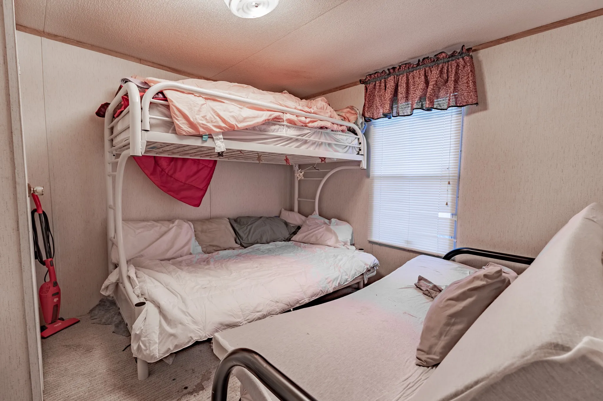 Mobile Home For Sale in Palo Pinto County , #30 Fox Hollow Rd, Graham, Texas 76450, 2 Bedroom, 2 Bathroom, Garage spaces, 2,072 Sqft, built in 1997, mls#21404275, Real Estate Agent in Graham, Homes For Sale in Palo Pinto county, Homes For Sale in Graham, Realtor in Graham Texas, Real Estate Brokerage Independent Realty Texas, Luminita Cordes Realtor