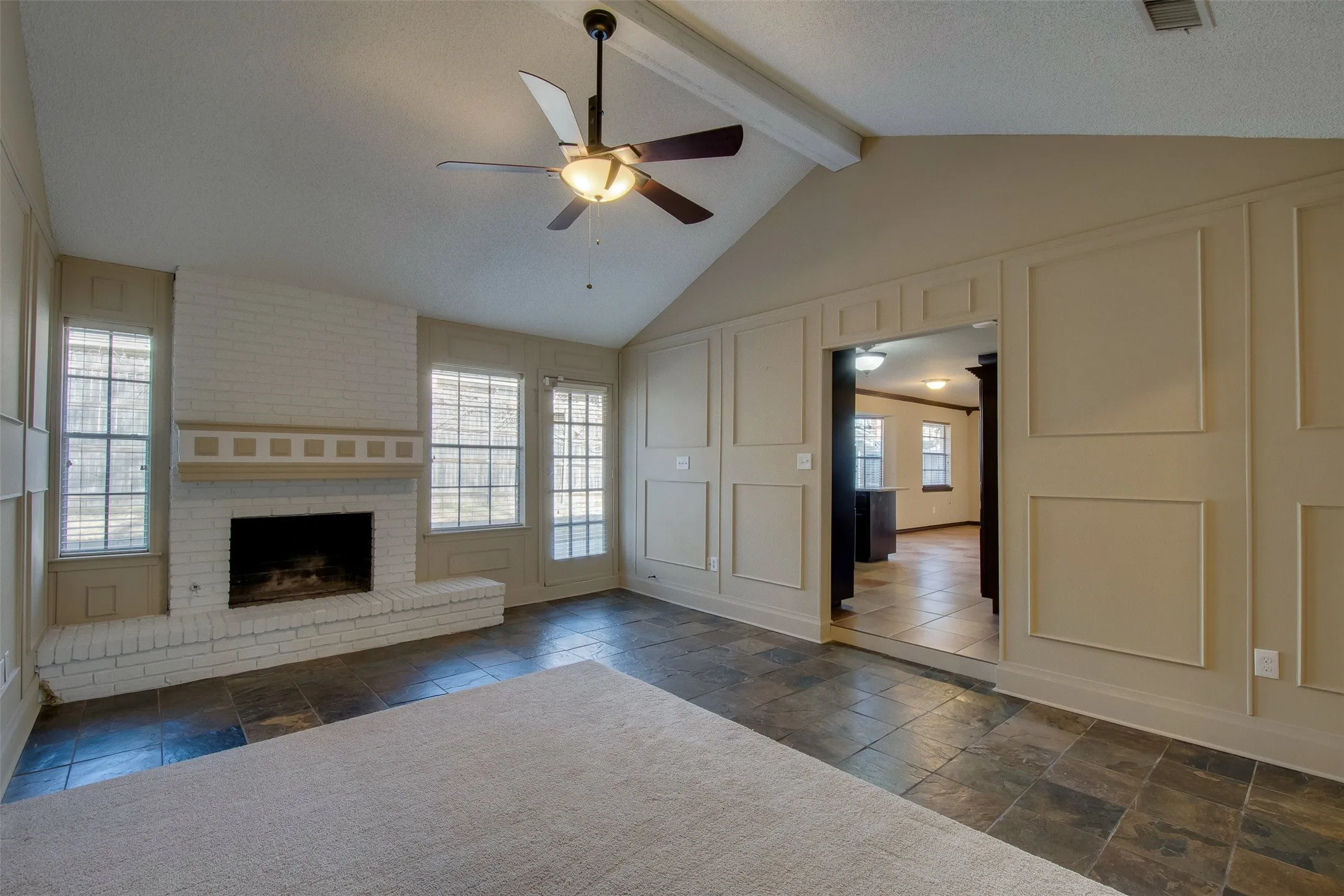 Single Family Residence For Rent in Tarrant County , 5605 Trails Edge Drive, Arlington, Texas 76017, 3 Bedroom, 2 Bathroom, 2 Garage spaces, 1,756 Sqft, built in 1978, mls#21408674, Real Estate Agent in Arlington, Homes For Rent in Tarrant county, Homes For Rent in Arlington, Realtor in Arlington Texas, Real Estate Brokerage Independent Realty Texas, Luminita Cordes Realtor